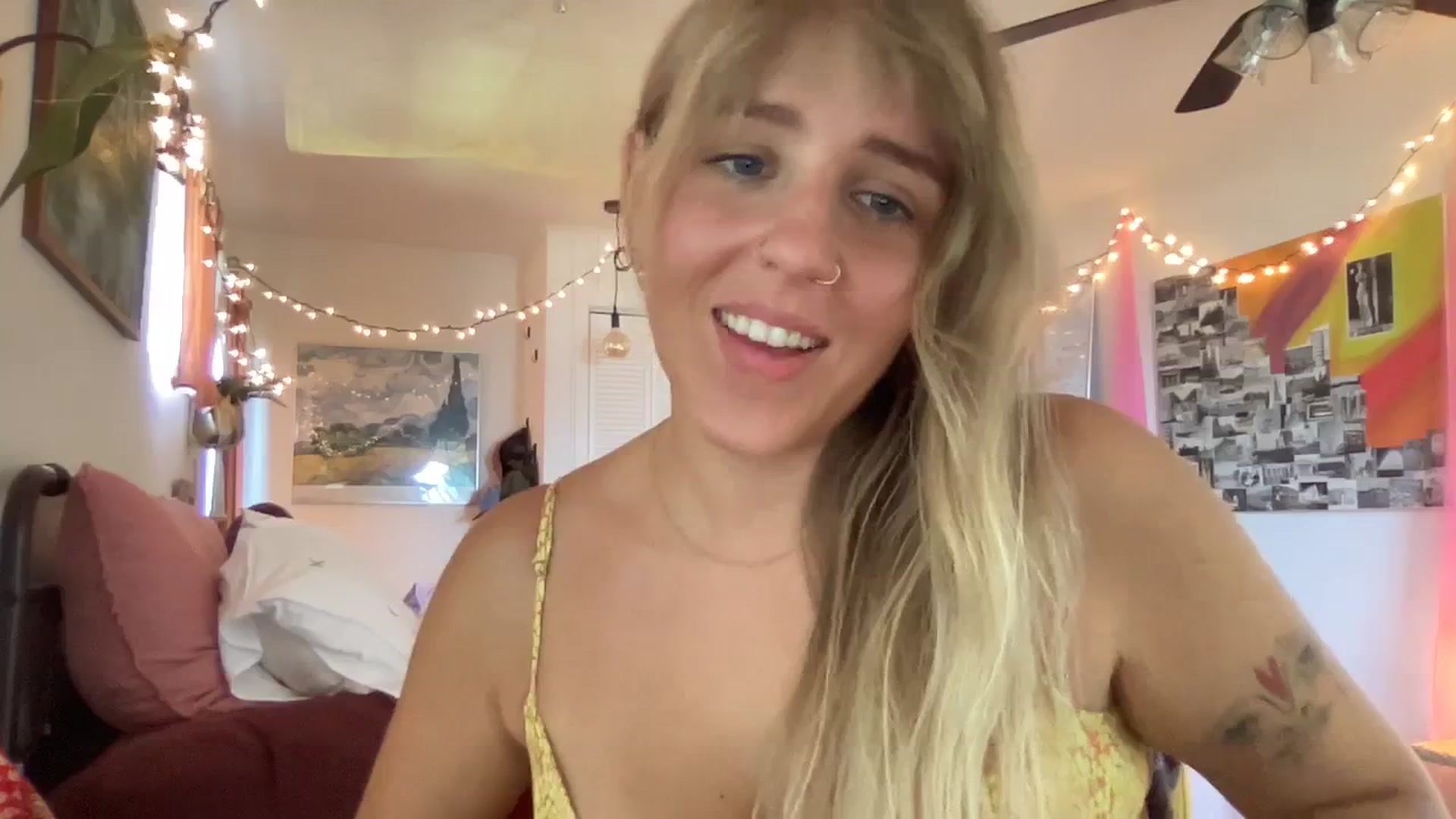 Gallery image thumbnail from PrincessElla_'s myfreecams stream on, 09/28/2023, 22:06 image 3 of 20
