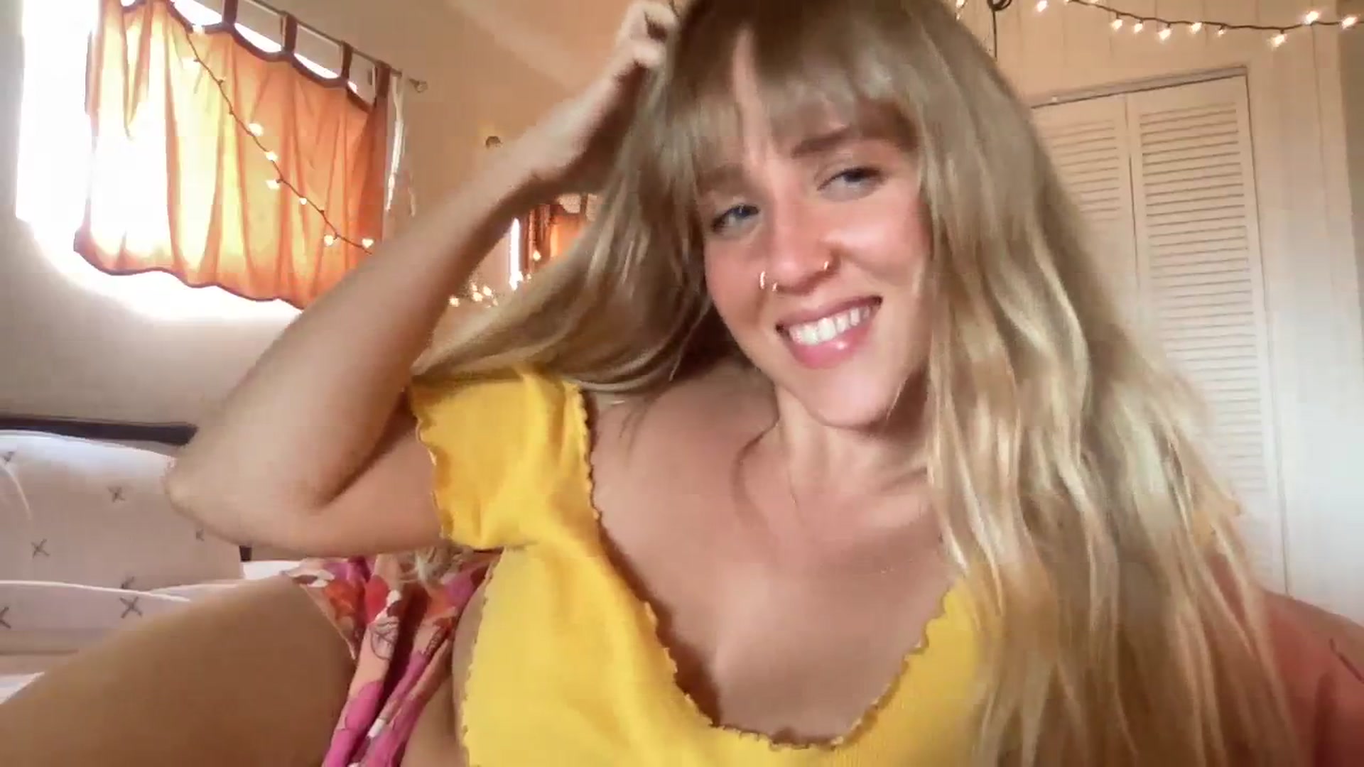 Gallery image thumbnail from PrincessElla_'s myfreecams stream on, 10/02/2023, 01:22 image 8 of 20