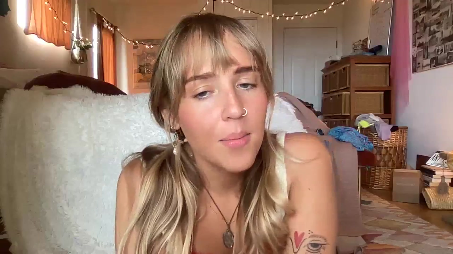 Gallery image thumbnail from PrincessElla_'s myfreecams stream on, 10/08/2023, 24:59 image 2 of 20