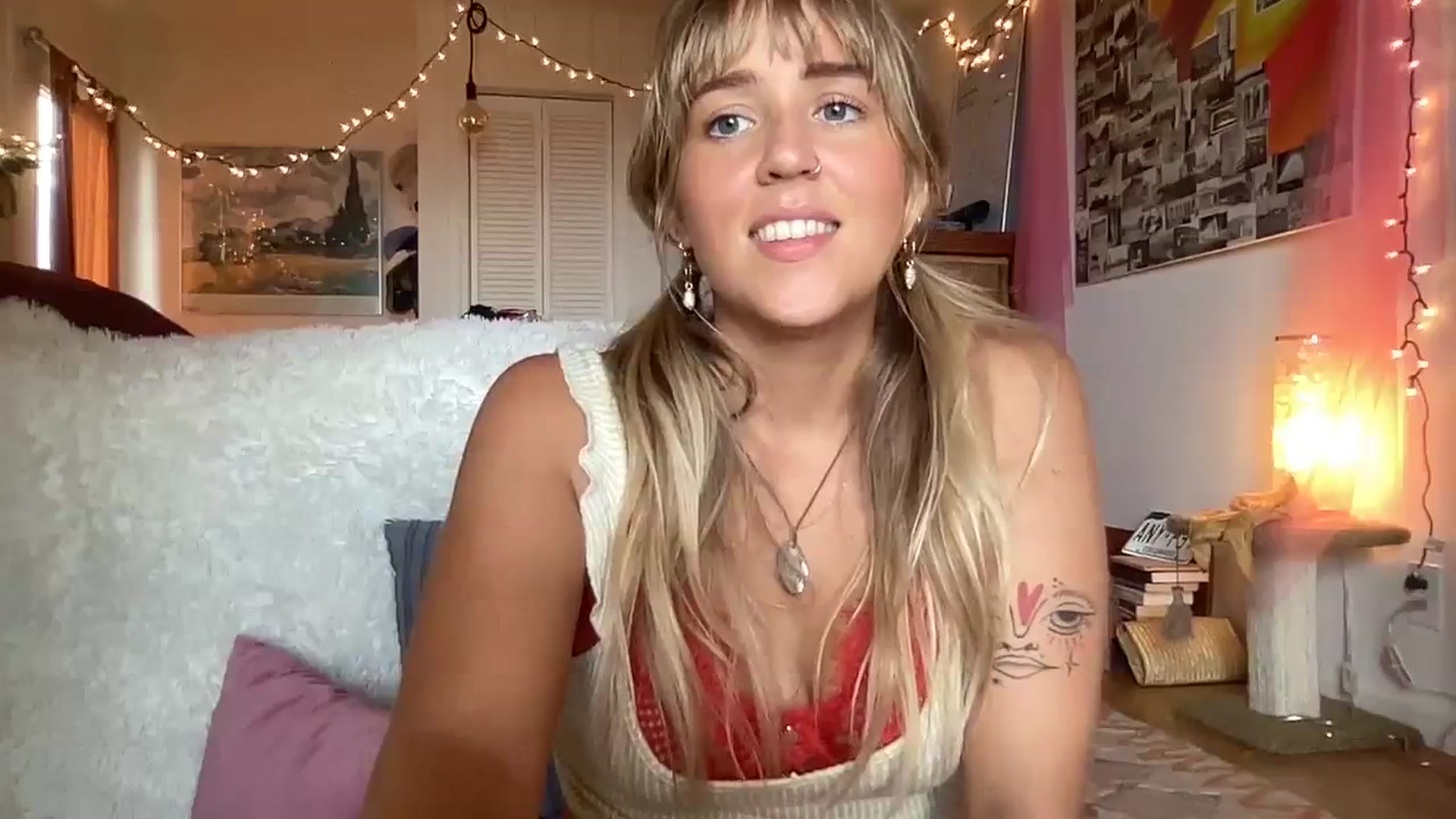 Gallery image thumbnail from PrincessElla_'s myfreecams stream on, 10/08/2023, 24:59 image 12 of 20