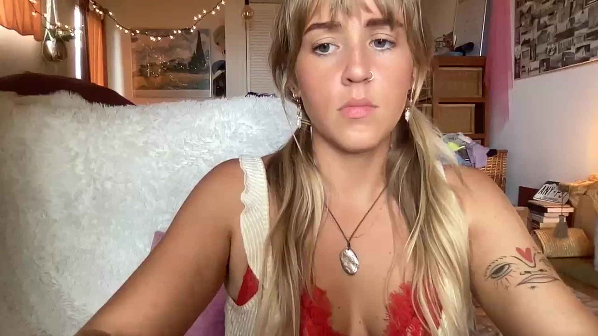 Gallery image thumbnail from PrincessElla_'s myfreecams stream on, 10/08/2023, 24:59 image 4 of 20