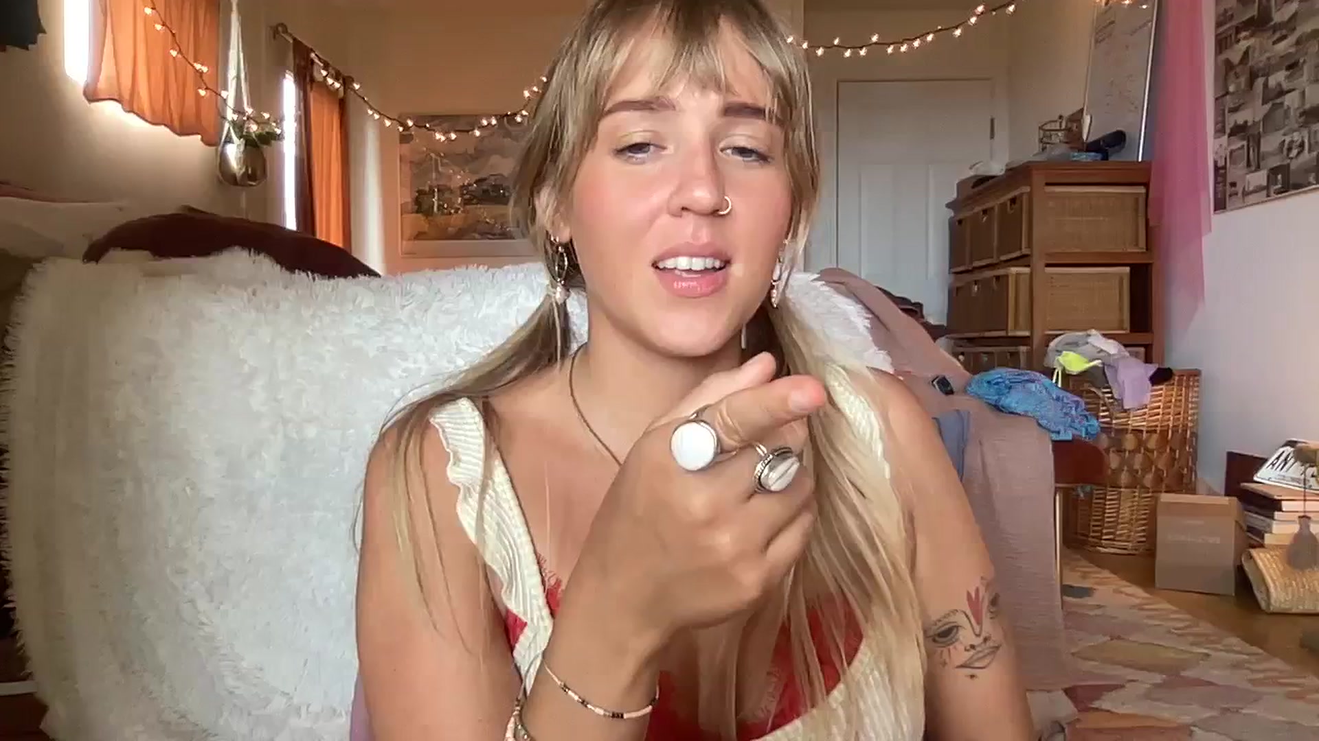 Gallery image thumbnail from PrincessElla_'s myfreecams stream on, 10/08/2023, 24:59 image 3 of 20