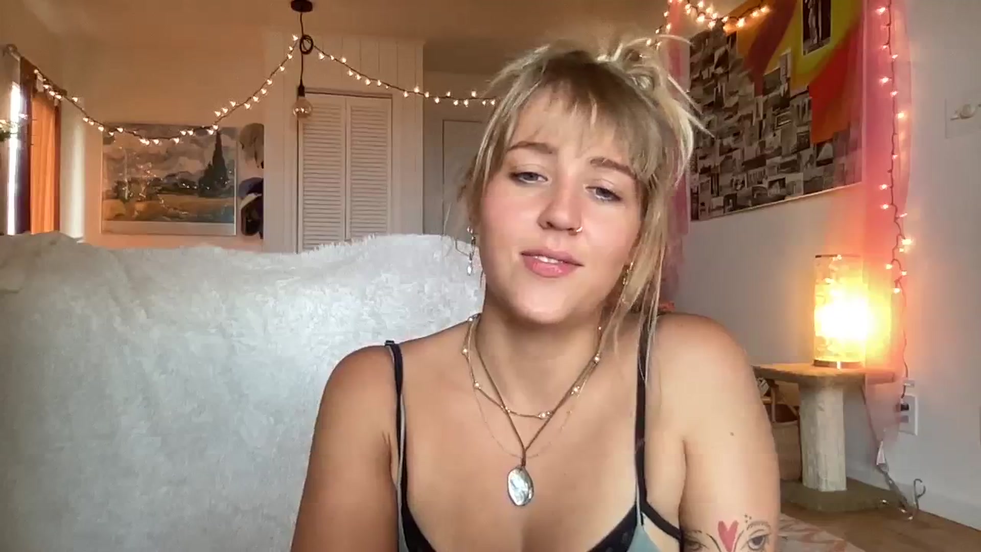 Gallery image thumbnail from PrincessElla_'s myfreecams stream on, 10/09/2023, 24:35 image 3 of 20