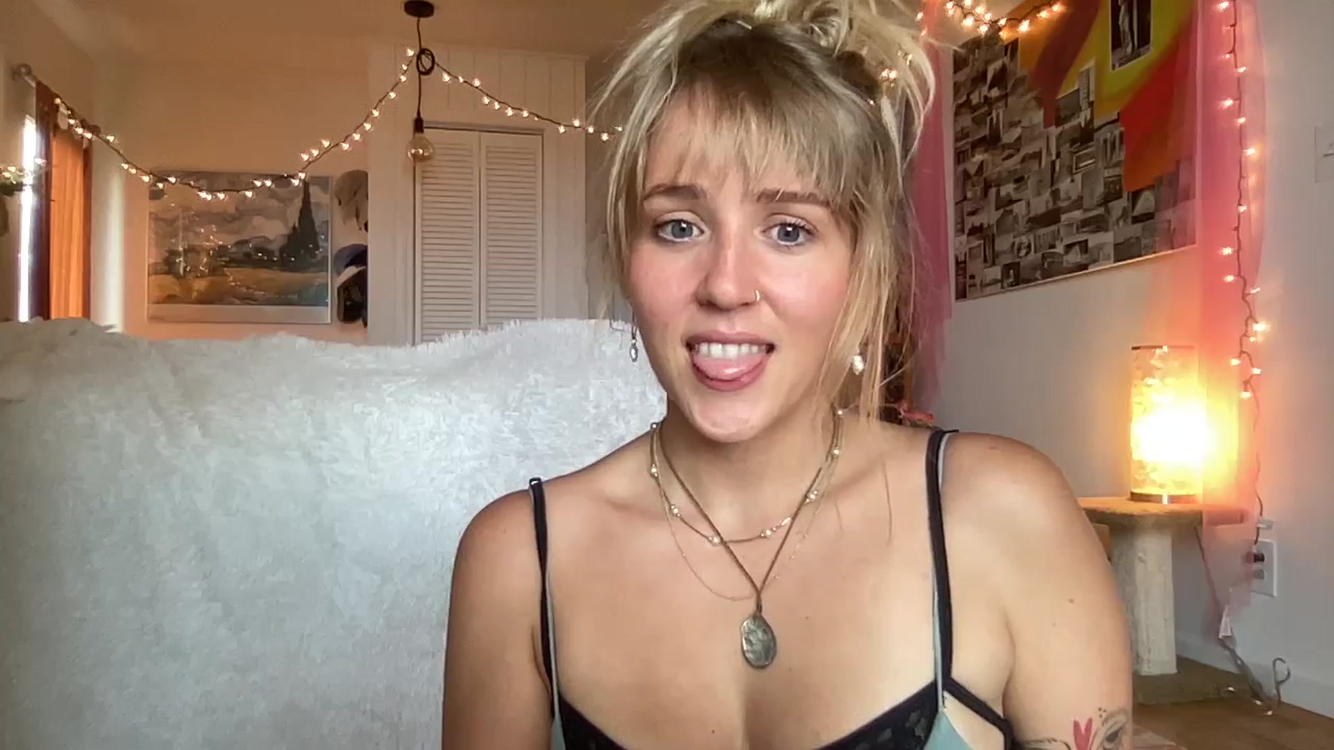 Gallery image thumbnail from PrincessElla_'s myfreecams stream on, 10/09/2023, 24:35 image 2 of 20
