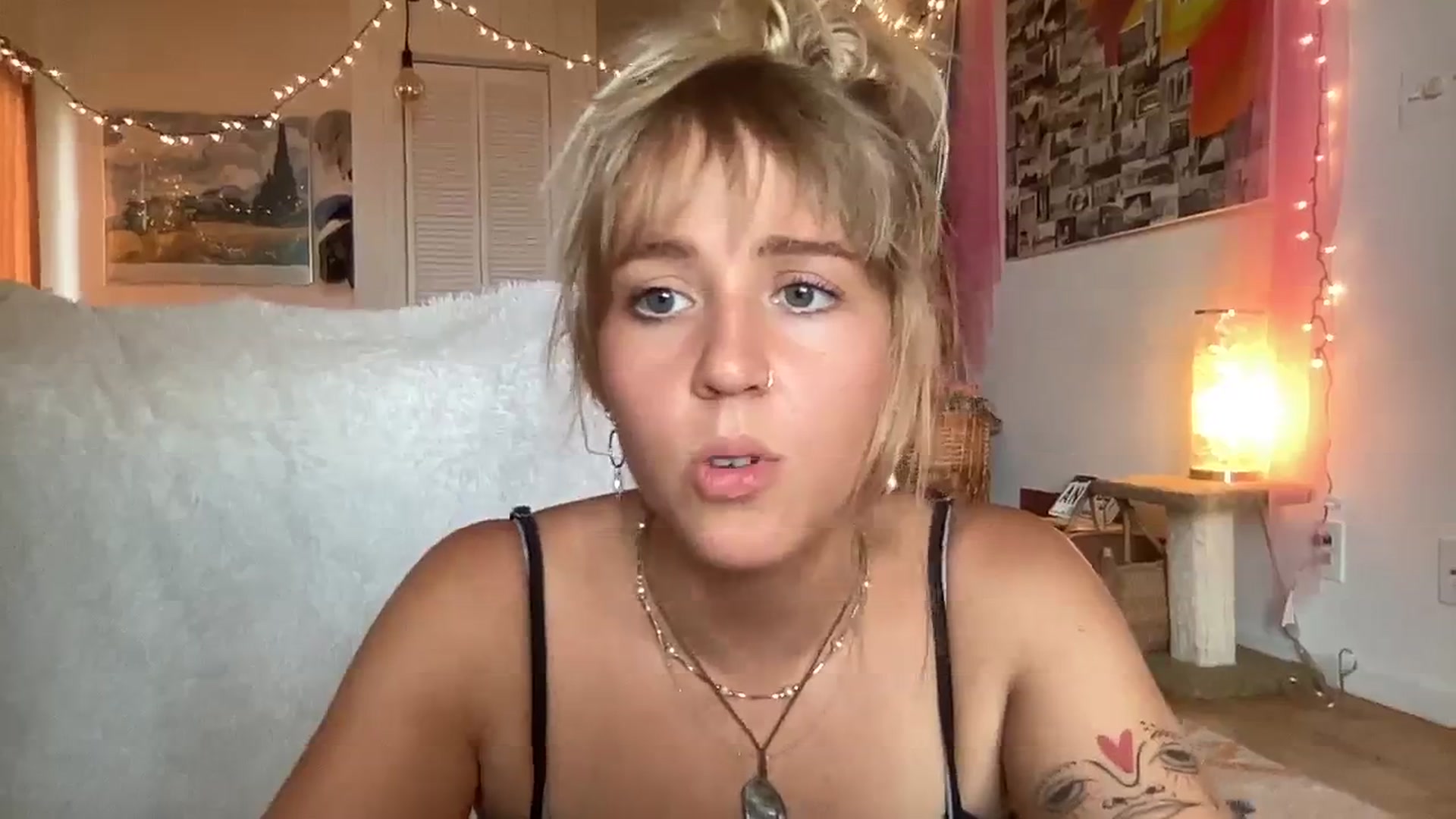 Gallery image thumbnail from PrincessElla_'s myfreecams stream on, 10/09/2023, 24:35 image 12 of 20