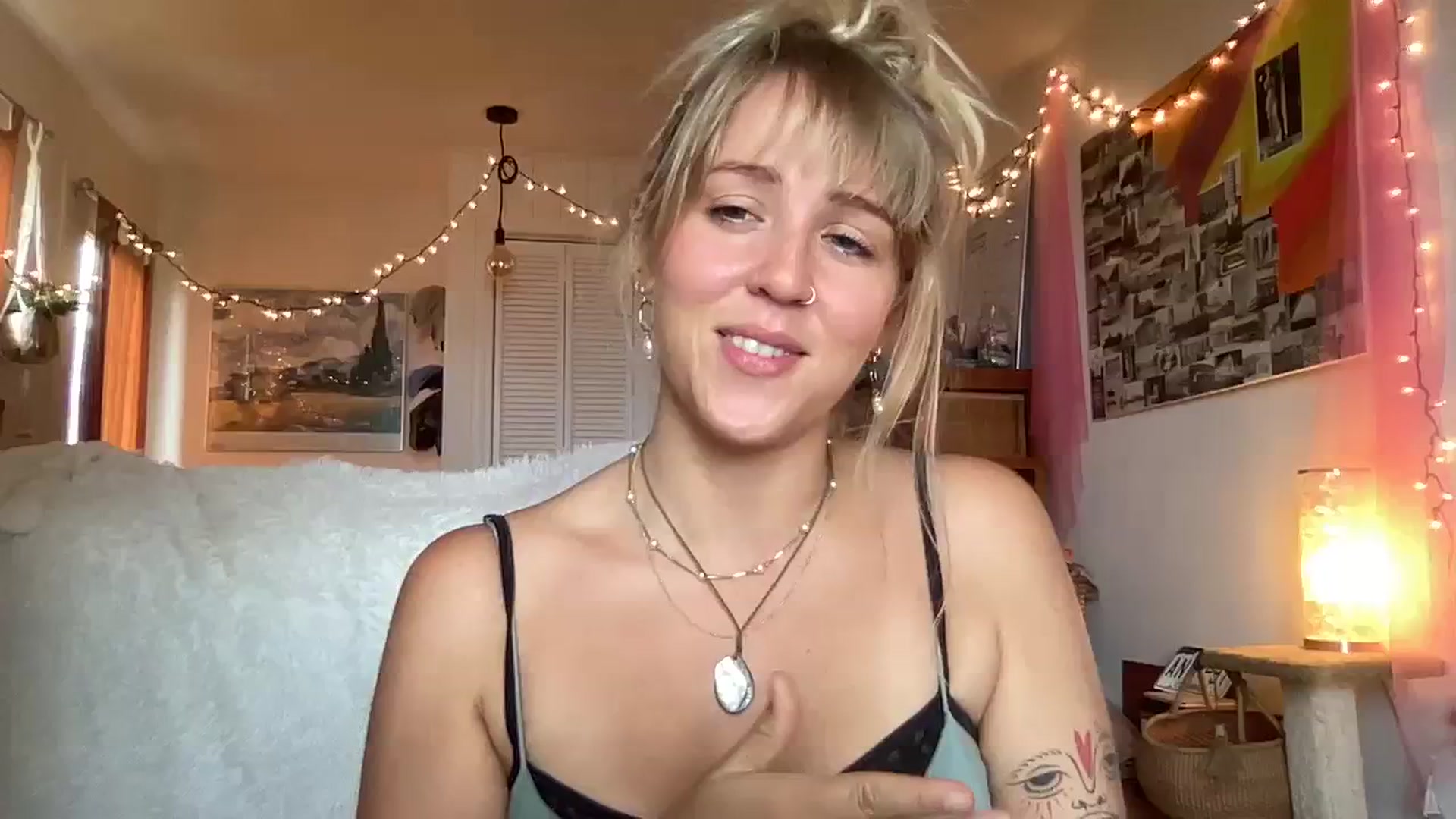 Gallery image thumbnail from PrincessElla_'s myfreecams stream on, 10/09/2023, 24:35 image 1 of 20