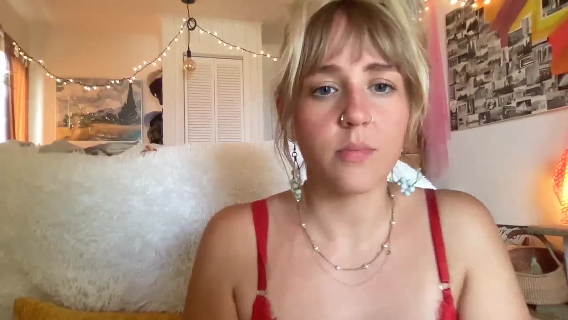 Gallery image thumbnail from PrincessElla_'s myfreecams stream on, 10/13/2023, 20:03 image 8 of 20