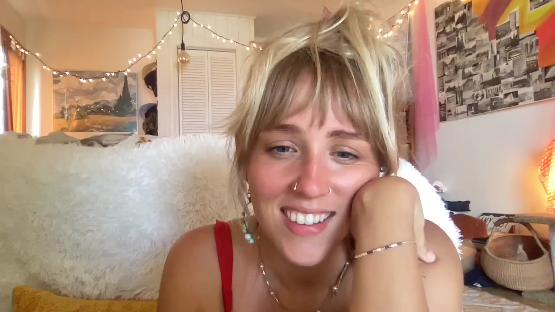 Gallery image thumbnail from PrincessElla_'s myfreecams stream on, 10/13/2023, 20:03 image 7 of 20