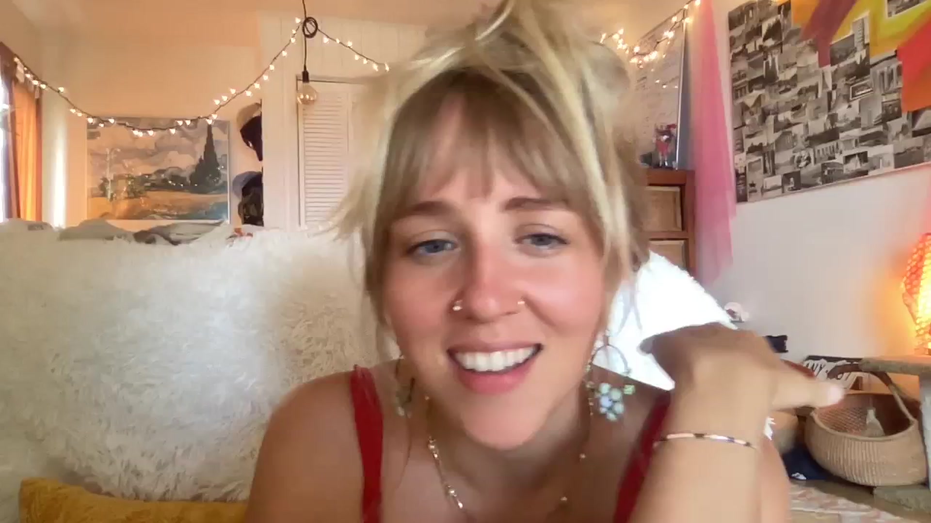Gallery image thumbnail from PrincessElla_'s myfreecams stream on, 10/13/2023, 20:03 image 12 of 20