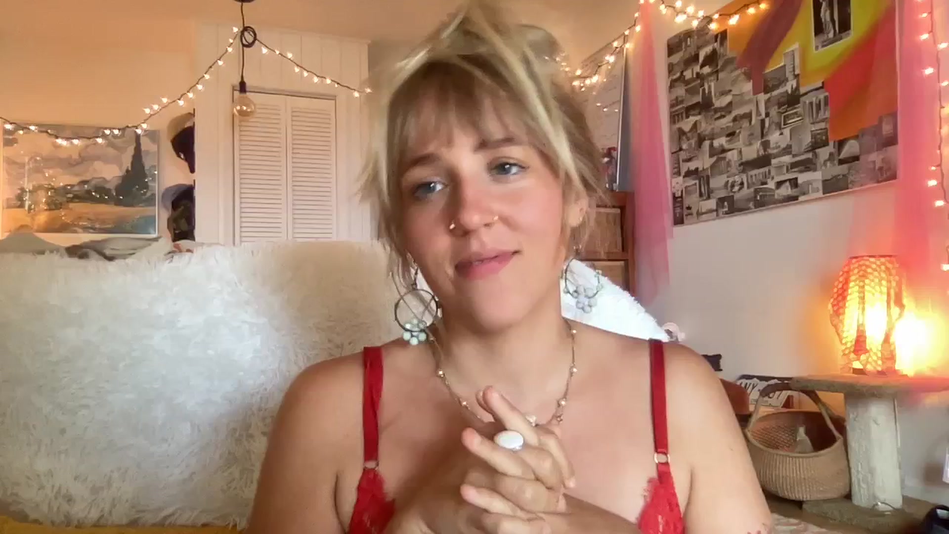 Gallery image thumbnail from PrincessElla_'s myfreecams stream on, 10/13/2023, 20:03 image 19 of 20