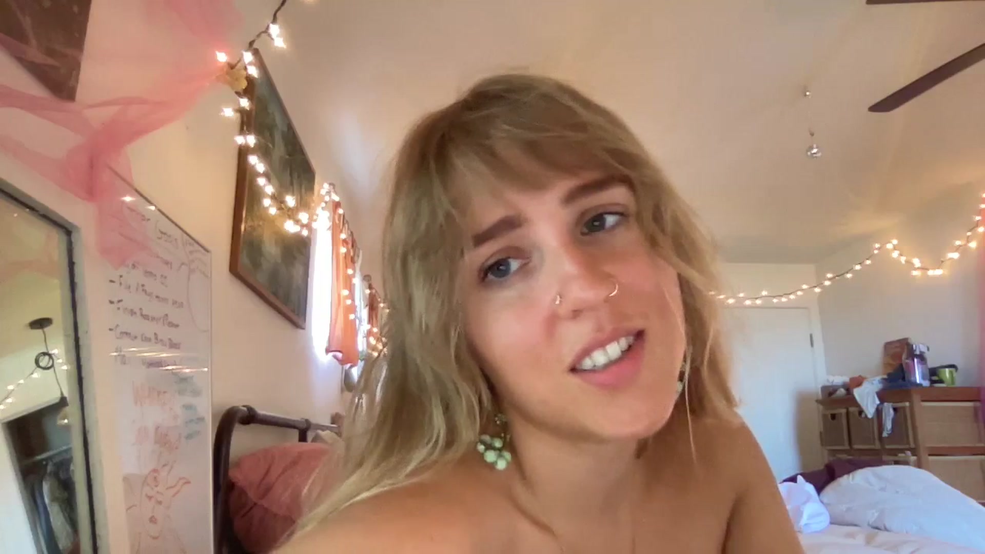 Gallery image thumbnail from PrincessElla_'s myfreecams stream on, 10/20/2023, 21:18 image 5 of 20