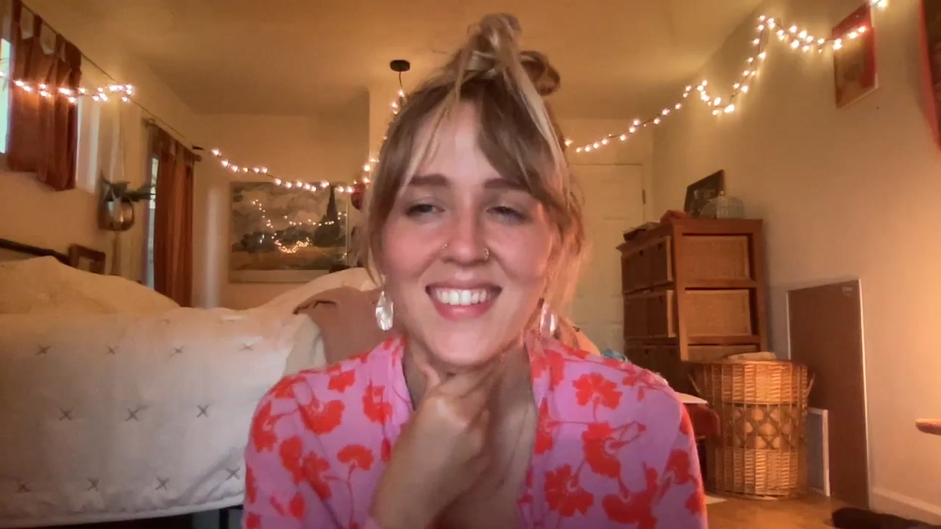 Gallery image thumbnail from PrincessElla_'s myfreecams stream on, 11/22/2023, 04:00 image 19 of 20