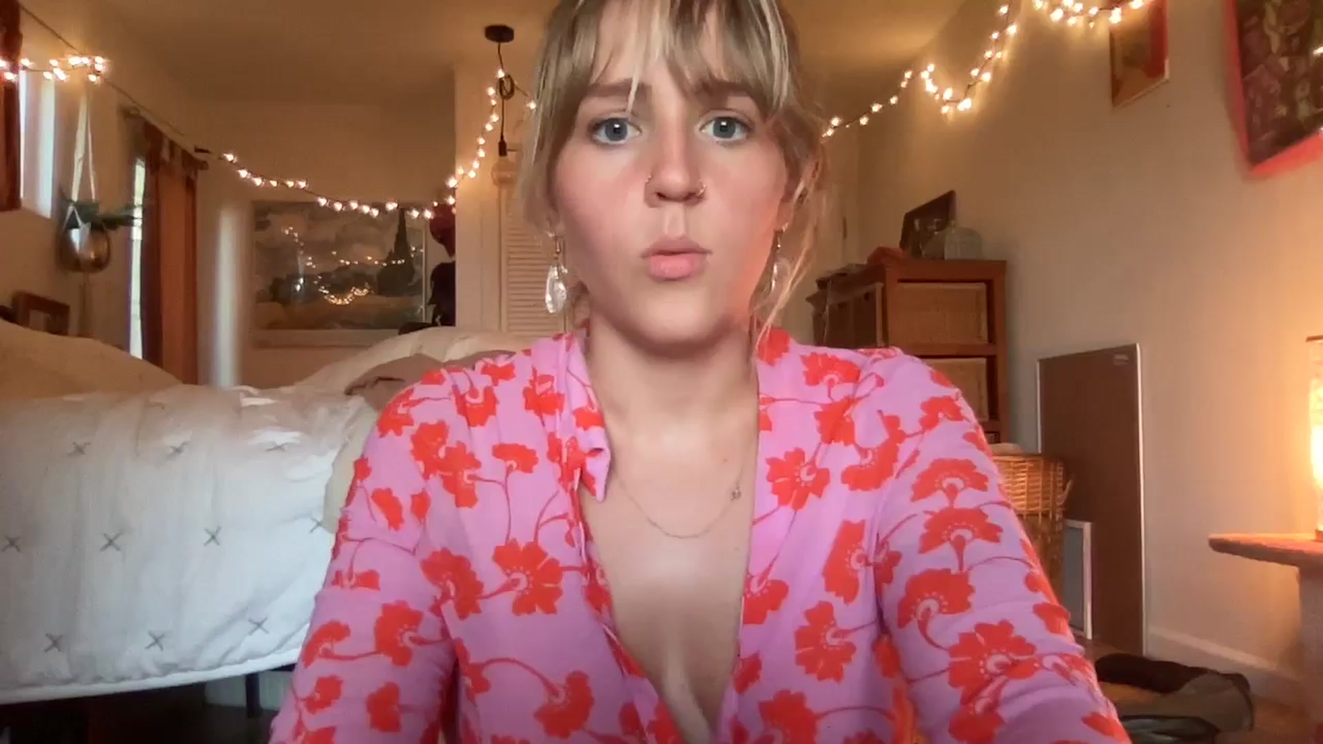Gallery image thumbnail from PrincessElla_'s myfreecams stream on, 11/22/2023, 04:00 image 13 of 20