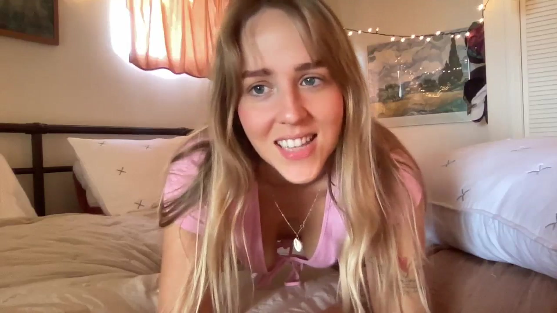 Gallery image thumbnail from PrincessElla_'s myfreecams stream on, 12/08/2023, 21:22 image 3 of 20