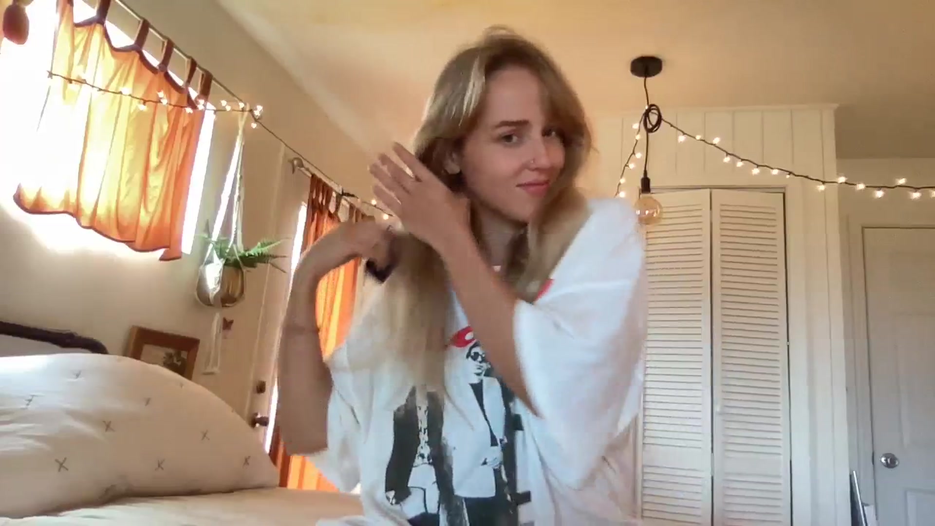 Gallery image thumbnail from PrincessElla_'s myfreecams stream on, 12/15/2023, 22:11 image 10 of 20