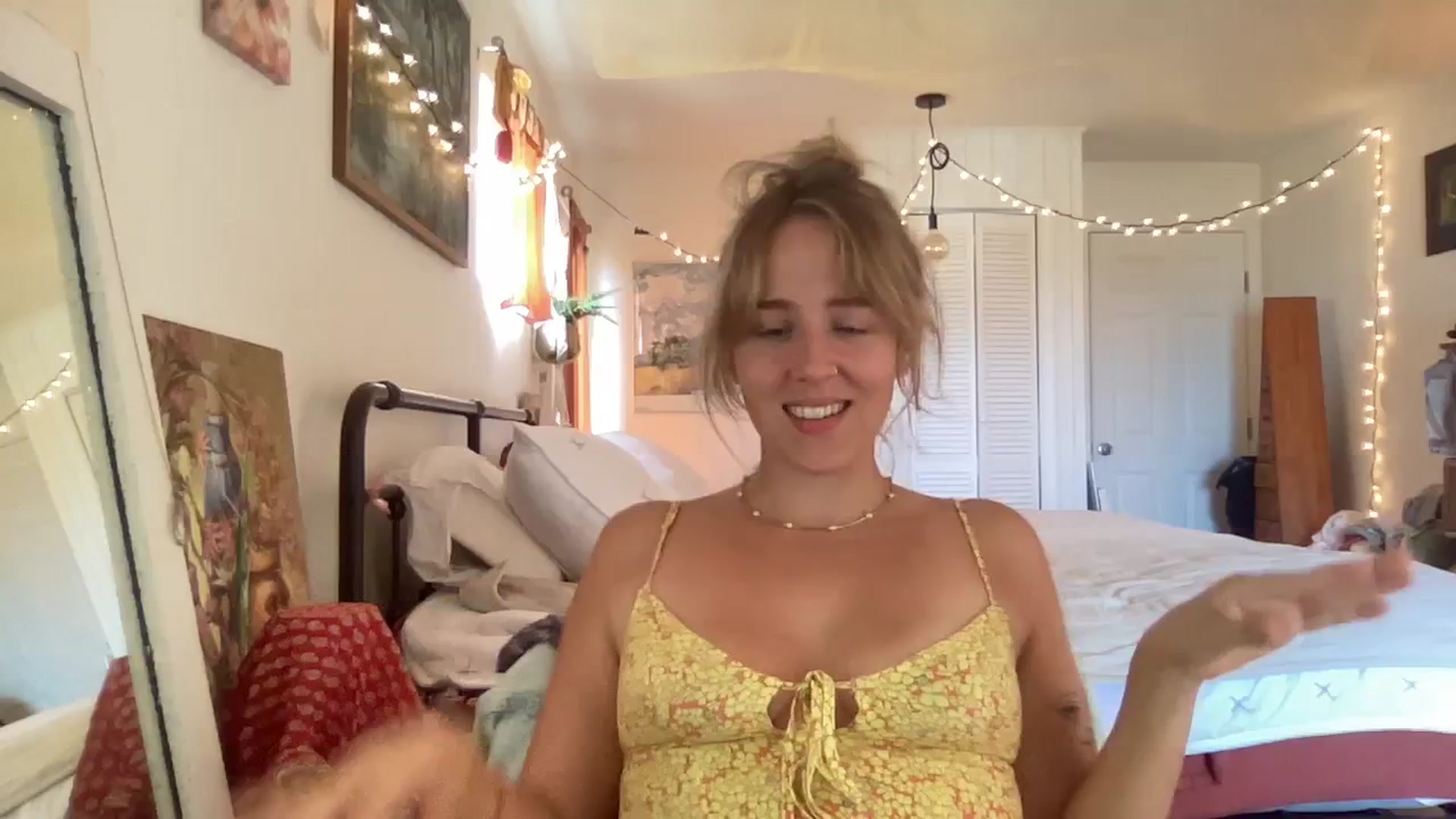 Gallery image thumbnail from PrincessElla_'s myfreecams stream on, 12/15/2023, 22:11 image 1 of 20