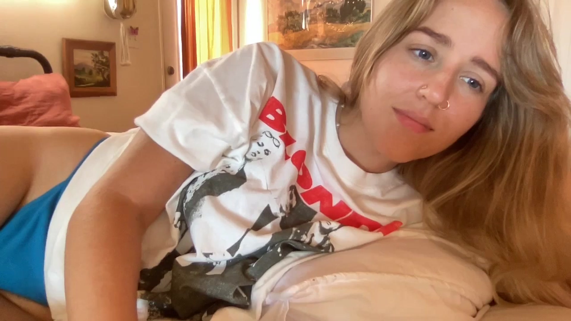 Gallery image thumbnail from PrincessElla_'s myfreecams stream on, 12/15/2023, 22:11 image 18 of 20