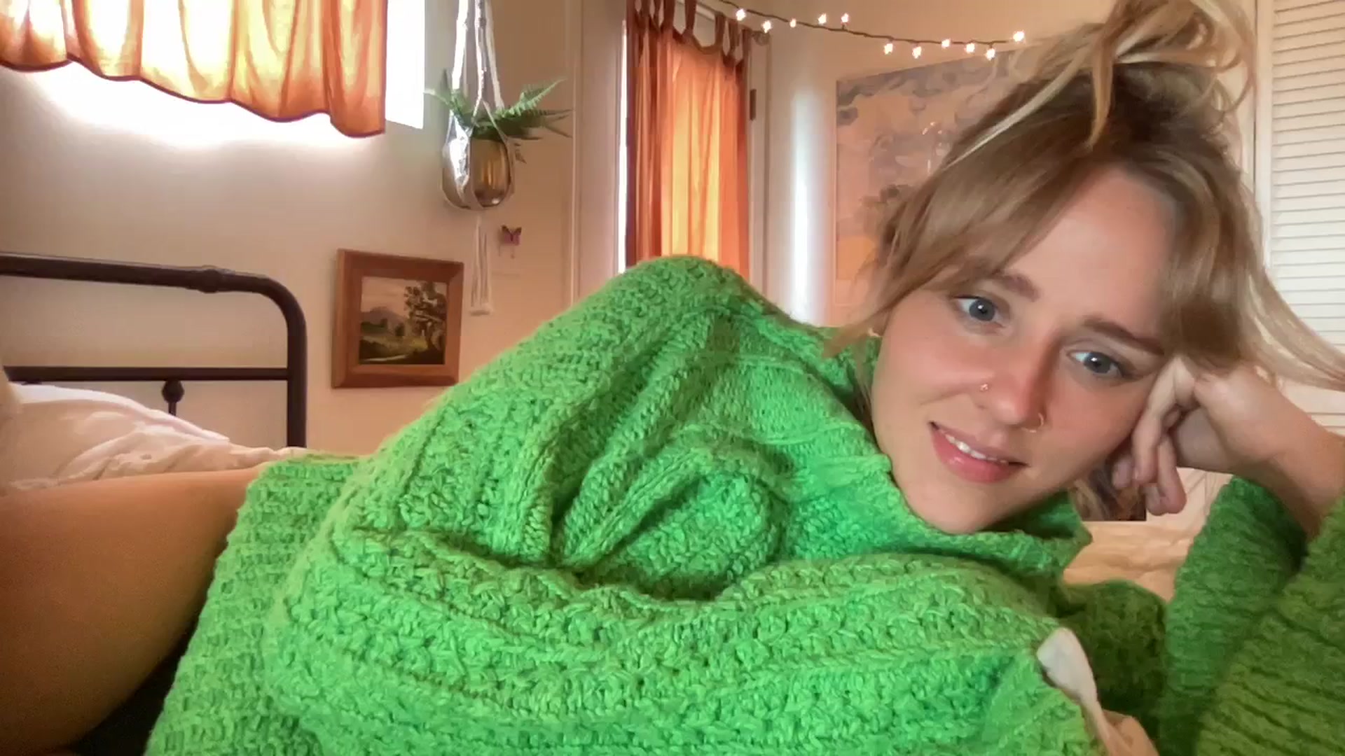 Gallery image thumbnail from PrincessElla_'s myfreecams stream on, 12/19/2023, 02:13 image 12 of 20
