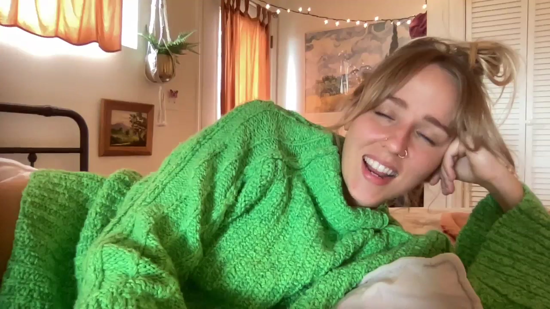 Gallery image thumbnail from PrincessElla_'s myfreecams stream on, 12/19/2023, 02:13 image 6 of 20