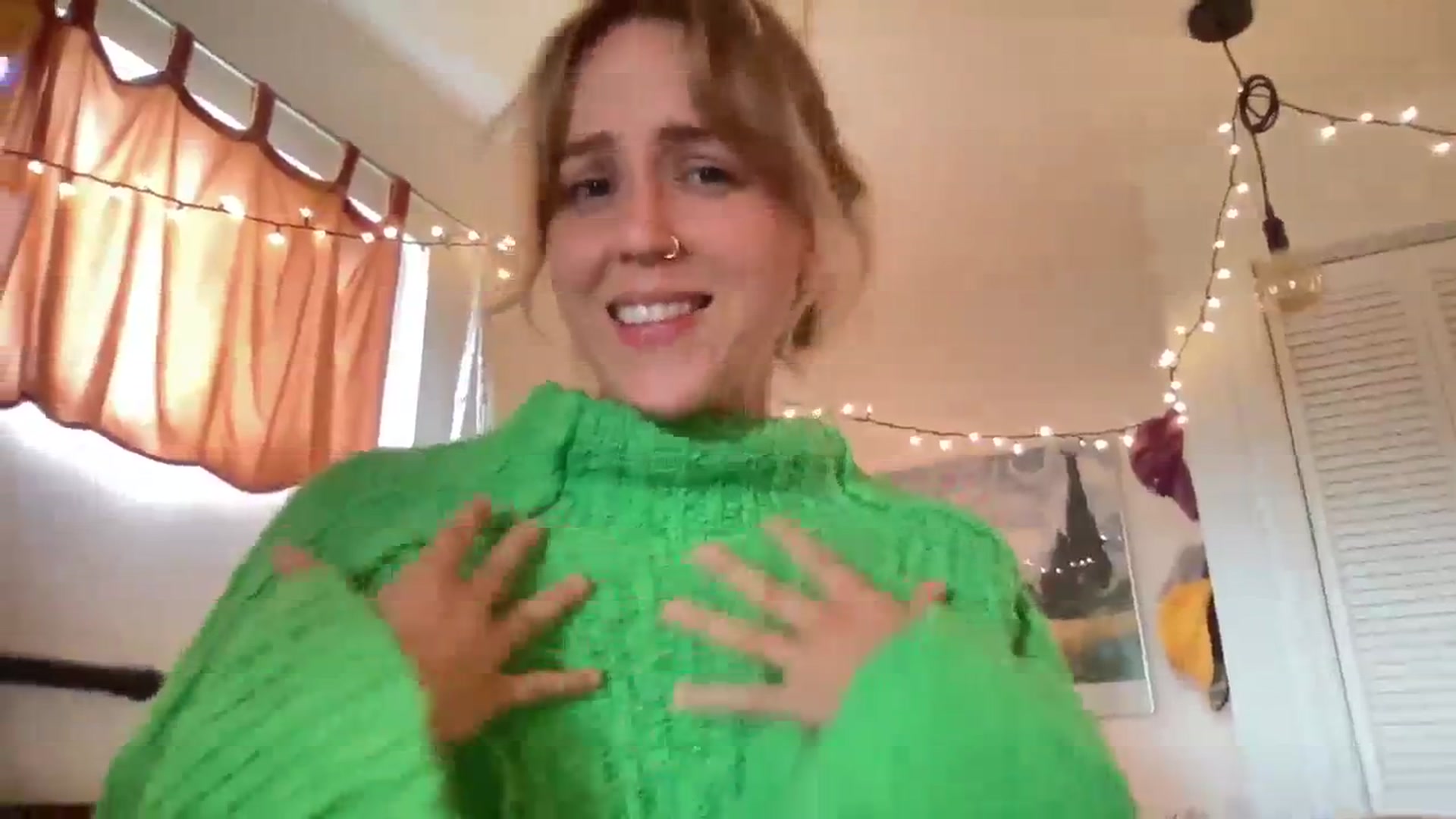 Gallery image thumbnail from PrincessElla_'s myfreecams stream on, 12/19/2023, 02:13 image 19 of 20