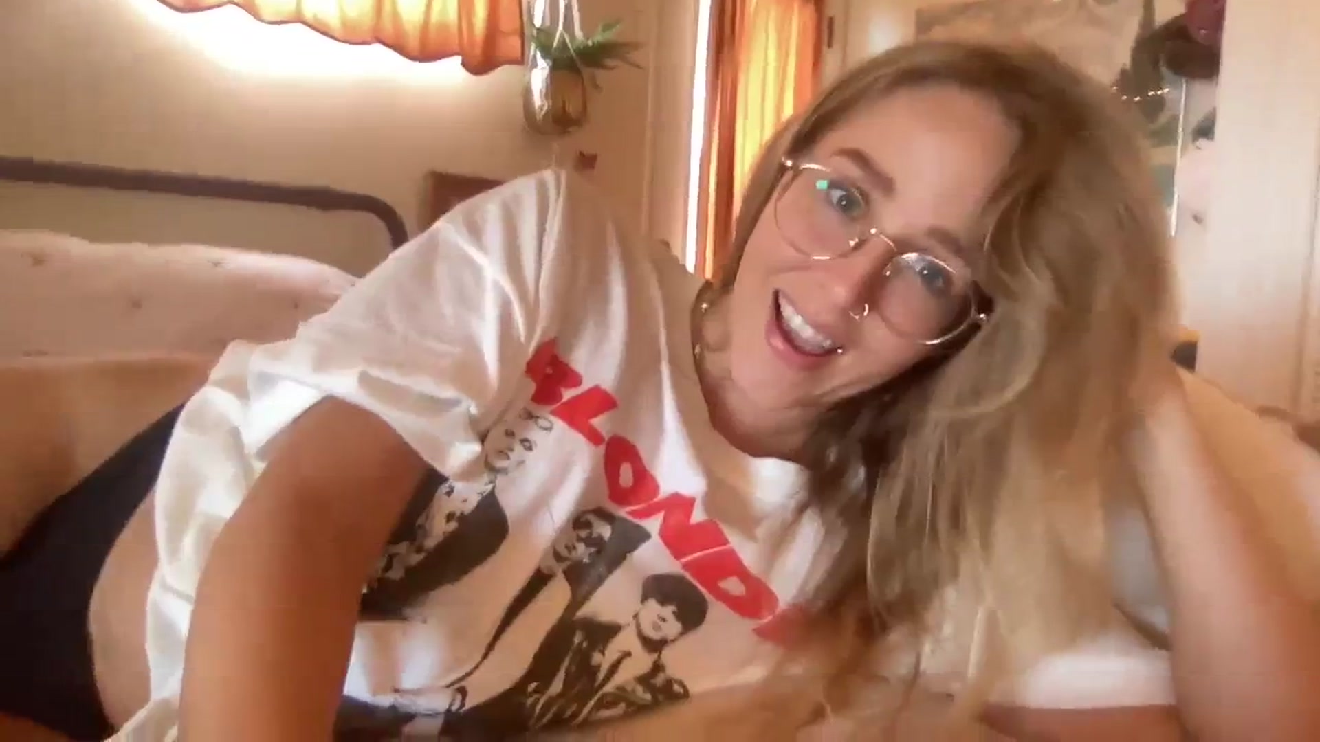 Gallery image thumbnail from PrincessElla_'s myfreecams stream on, 01/03/2024, 23:00 image 12 of 20