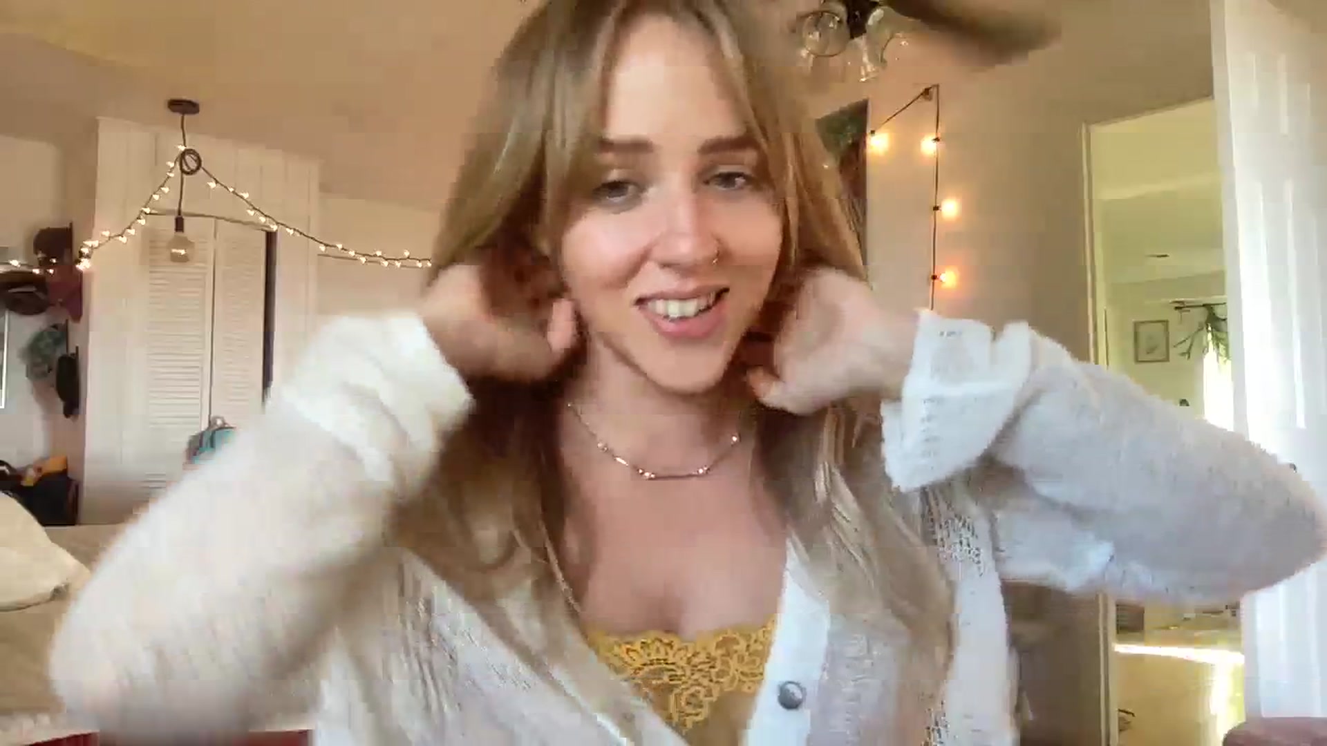 Gallery image thumbnail from PrincessElla_'s myfreecams stream on, 01/06/2024, 01:09 image 17 of 20