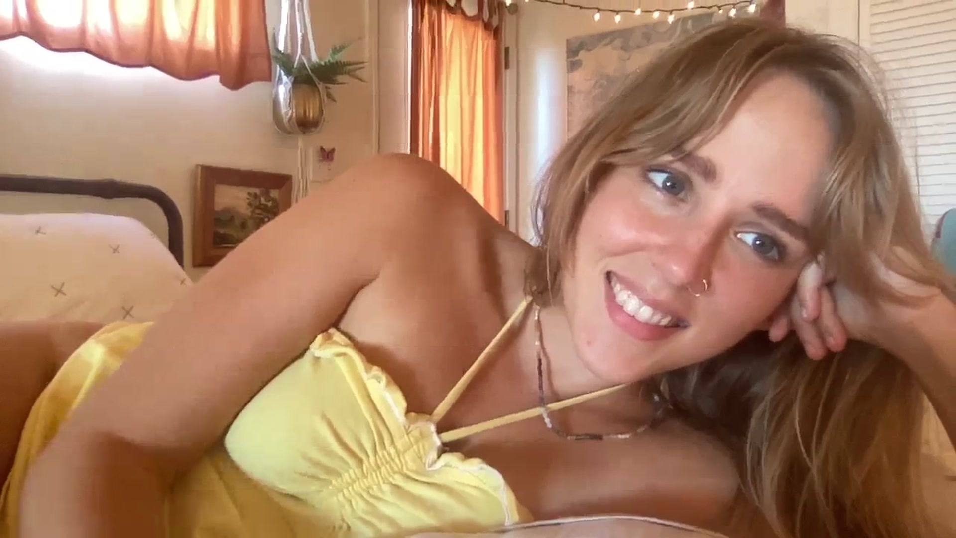 Gallery image thumbnail from PrincessElla_'s myfreecams stream on, 01/11/2024, 24:01 image 20 of 20