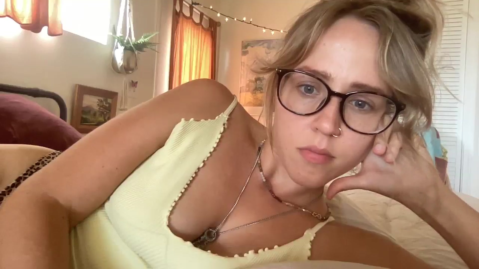 Gallery image thumbnail from PrincessElla_'s myfreecams stream on, 01/31/2024, 23:00 image 16 of 20