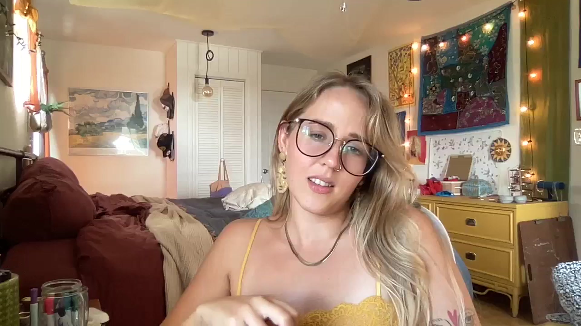 Gallery image thumbnail from PrincessElla_'s myfreecams stream on, 02/18/2024, 02:30 image 12 of 20