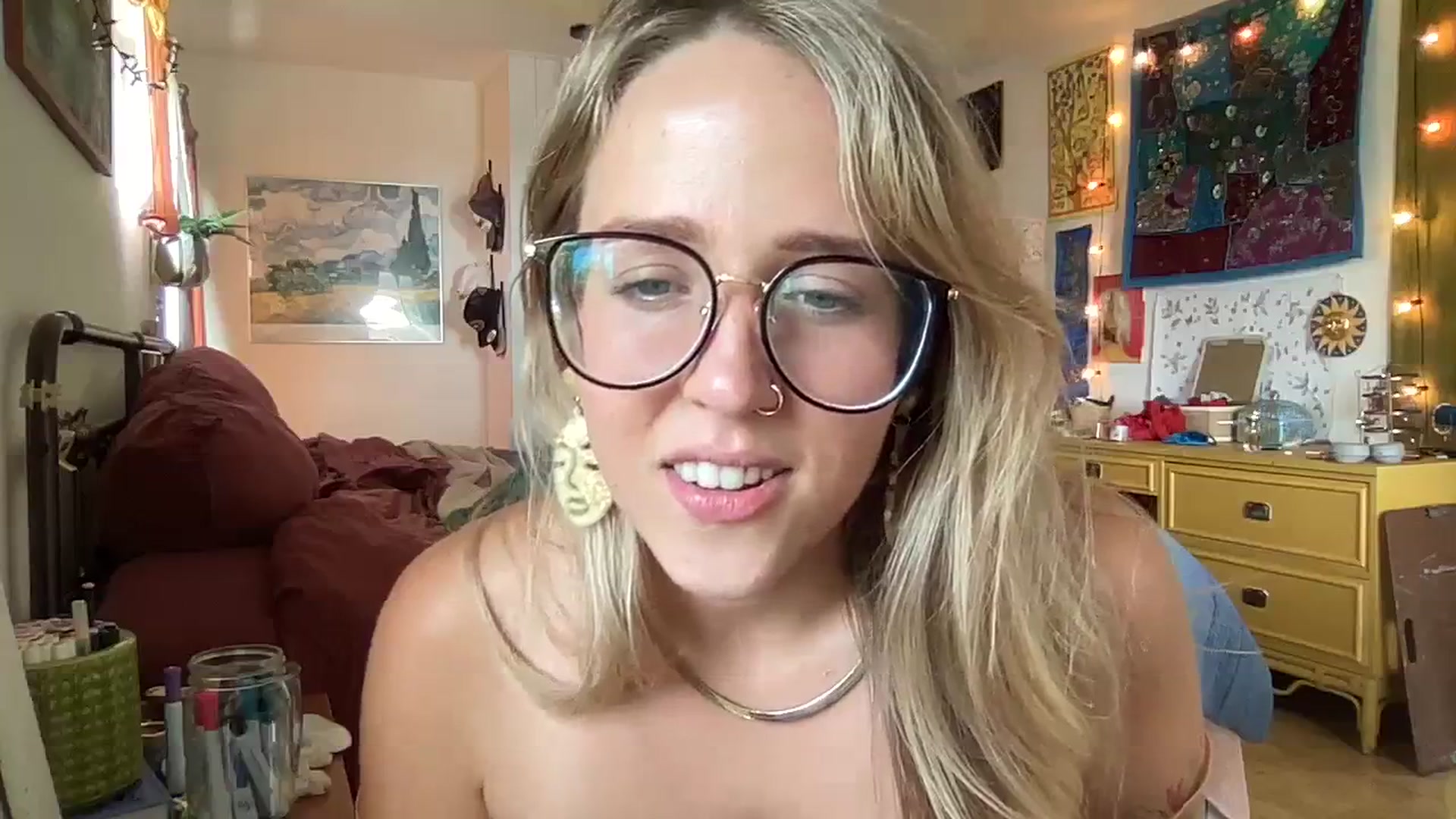 Gallery image thumbnail from PrincessElla_'s myfreecams stream on, 02/18/2024, 02:30 image 4 of 20