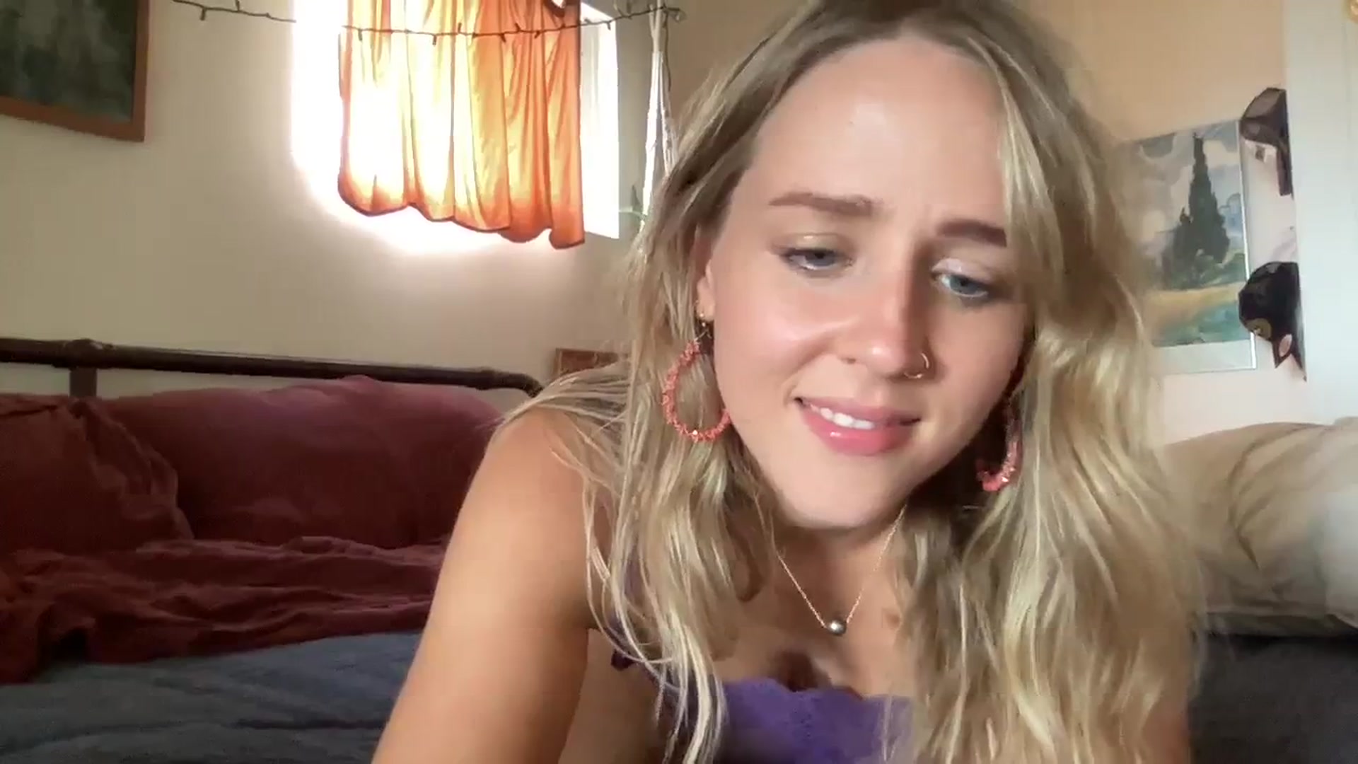 Gallery image thumbnail from PrincessElla_'s myfreecams stream on, 02/19/2024, 01:22 image 11 of 20