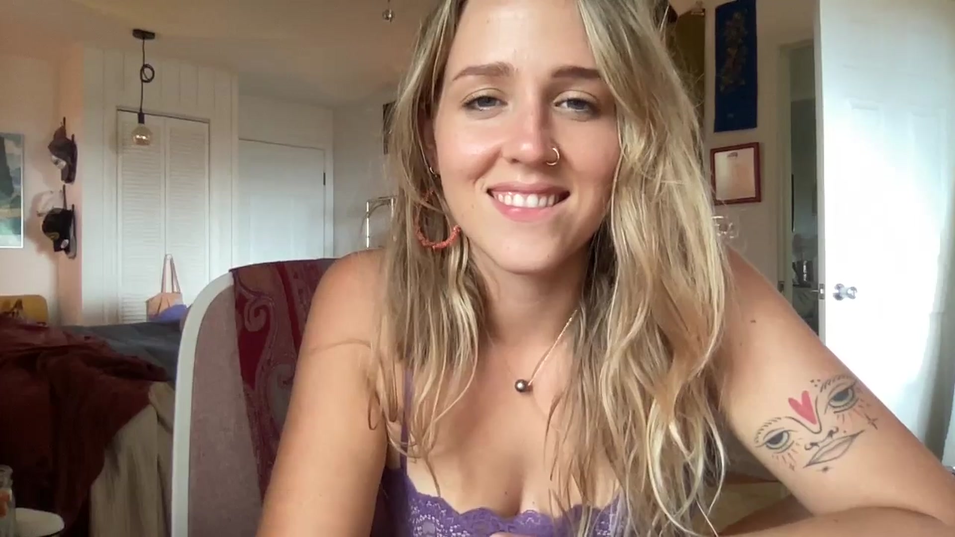 Gallery image thumbnail from PrincessElla_'s myfreecams stream on, 02/19/2024, 01:22 image 19 of 20