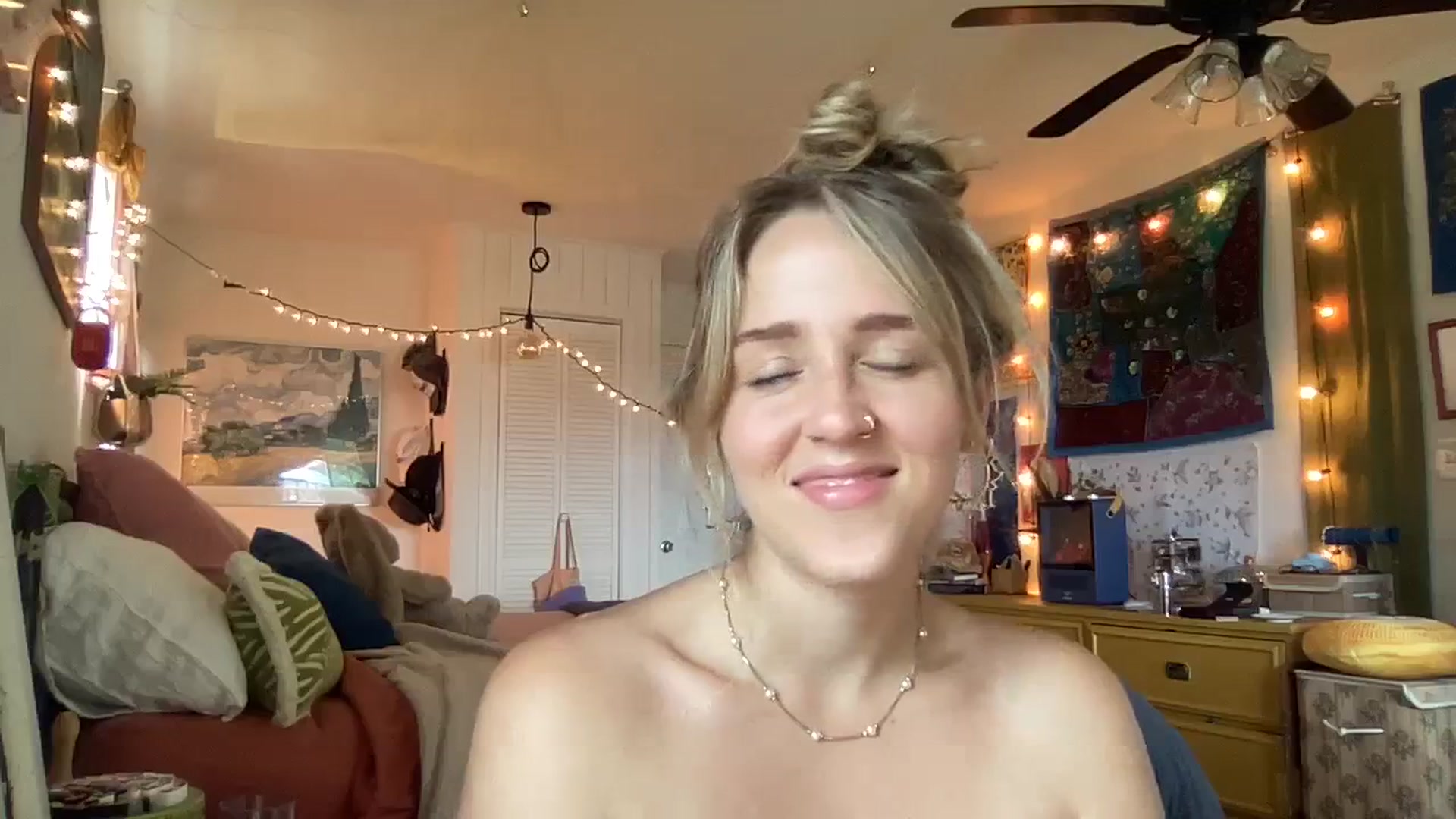 Gallery image thumbnail from PrincessElla_'s myfreecams stream on, 02/27/2024, 22:48 image 16 of 20