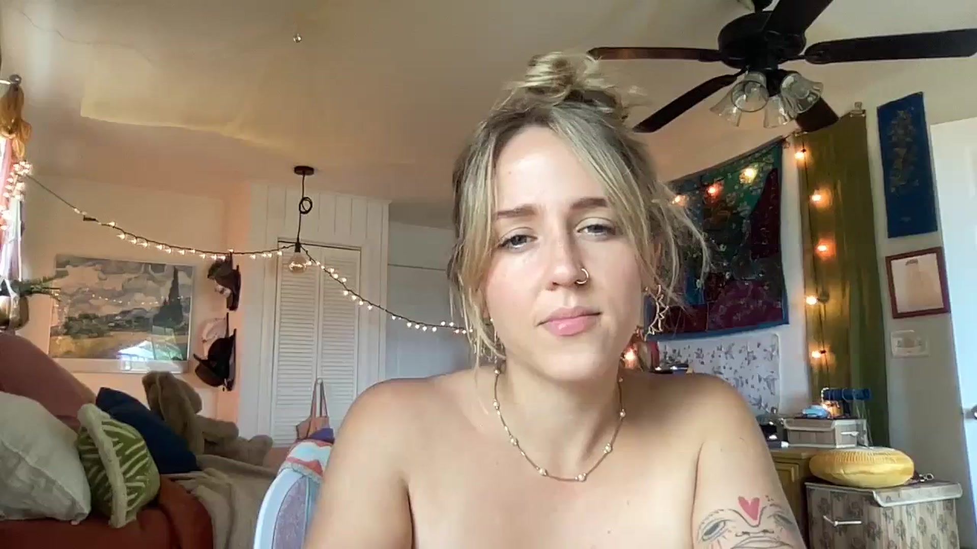 Gallery image thumbnail from PrincessElla_'s myfreecams stream on, 02/27/2024, 23:48 image 3 of 20