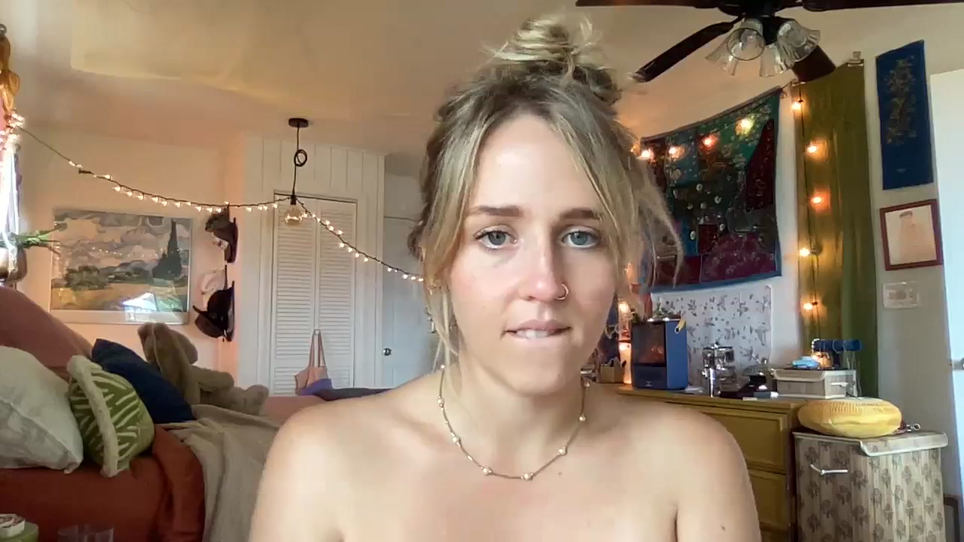 Gallery image thumbnail from PrincessElla_'s myfreecams stream on, 02/27/2024, 23:48 image 5 of 20