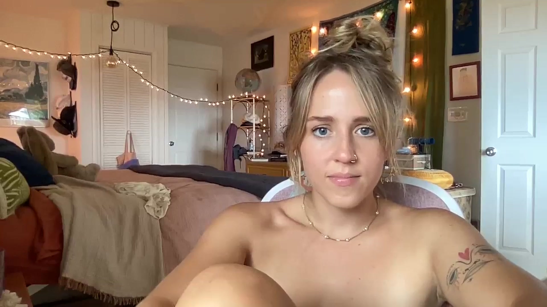 Gallery image thumbnail from PrincessElla_'s myfreecams stream on, 02/27/2024, 23:48 image 15 of 20