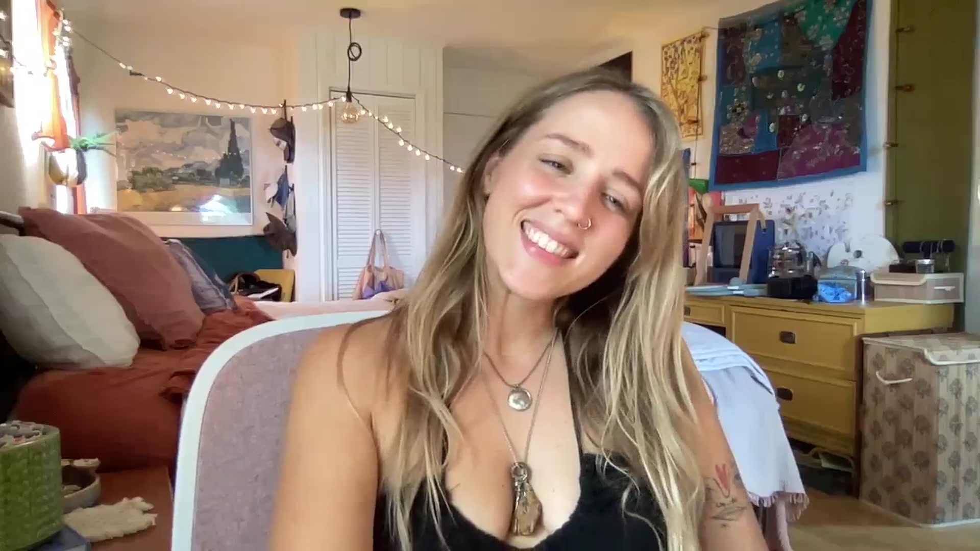 Gallery image thumbnail from PrincessElla_'s myfreecams stream on, 03/13/2024, 22:22 image 3 of 20