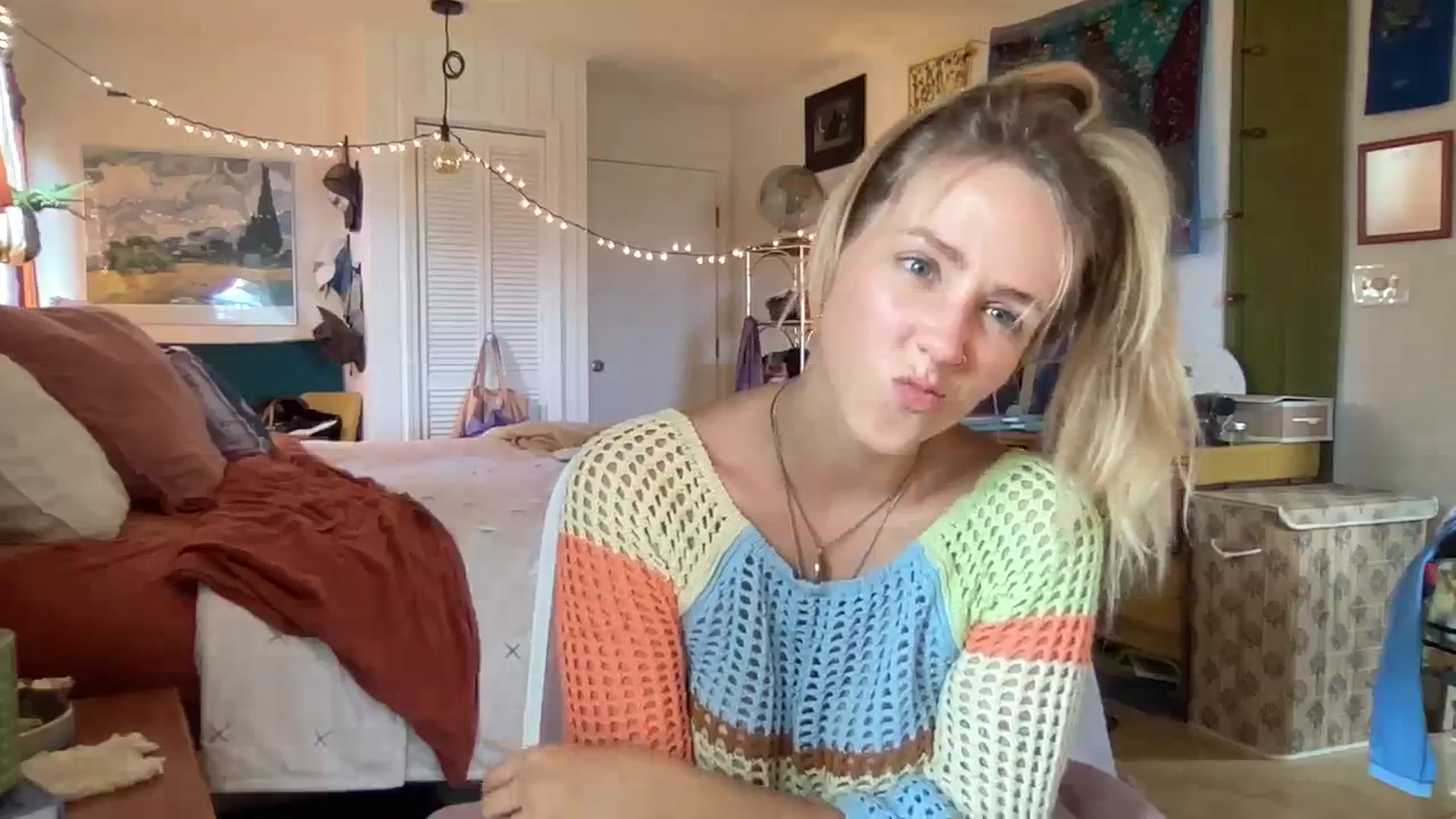 Gallery image thumbnail from PrincessElla_'s myfreecams stream on, 03/13/2024, 22:22 image 17 of 20