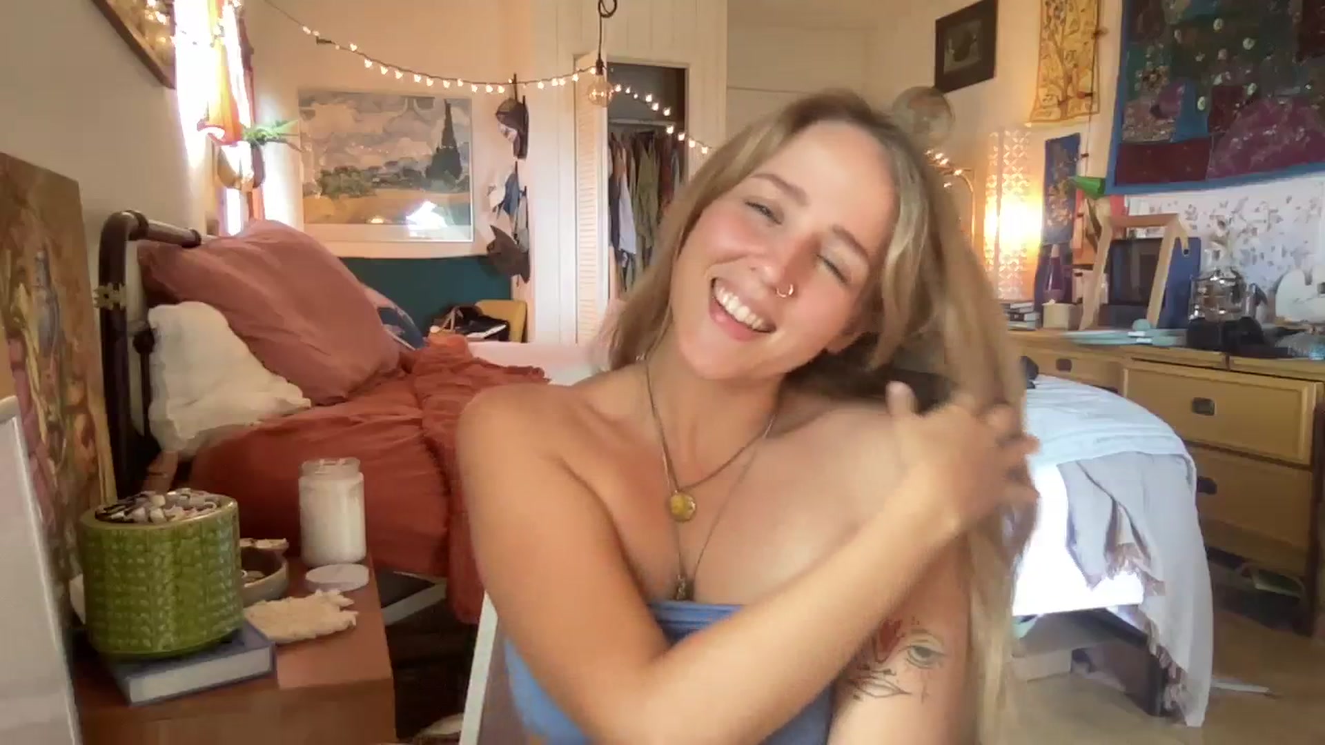 Gallery image thumbnail from PrincessElla_'s myfreecams stream on, 03/14/2024, 24:26 image 20 of 20