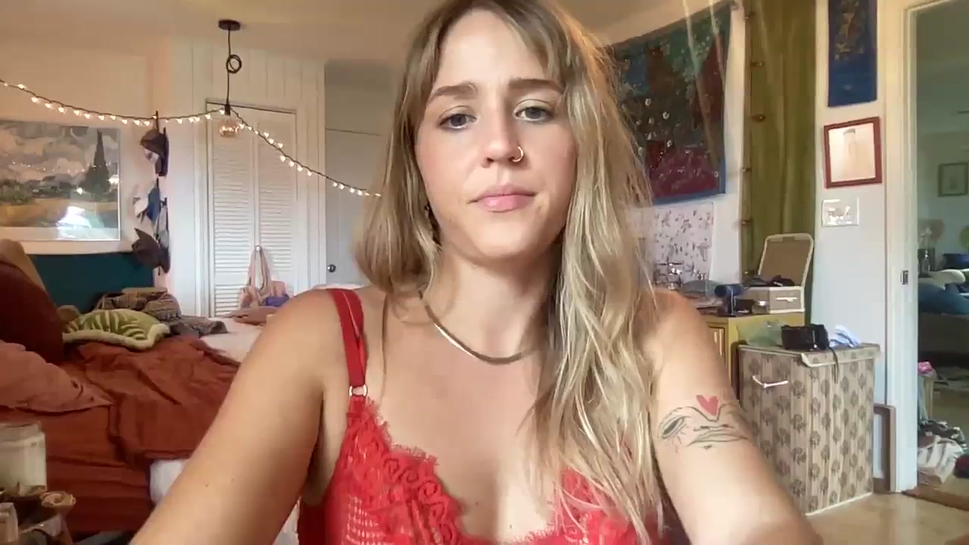 Gallery image thumbnail from PrincessElla_'s myfreecams stream on, 03/19/2024, 24:32 image 3 of 20
