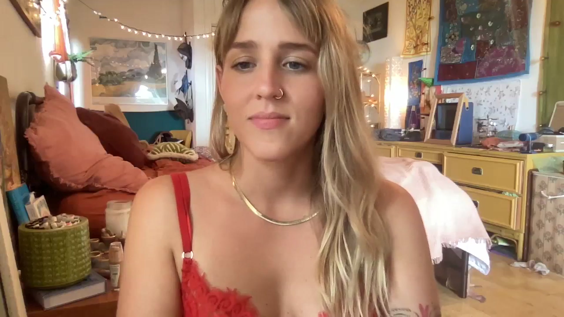 Gallery image thumbnail from PrincessElla_'s myfreecams stream on, 03/19/2024, 02:28 image 15 of 20