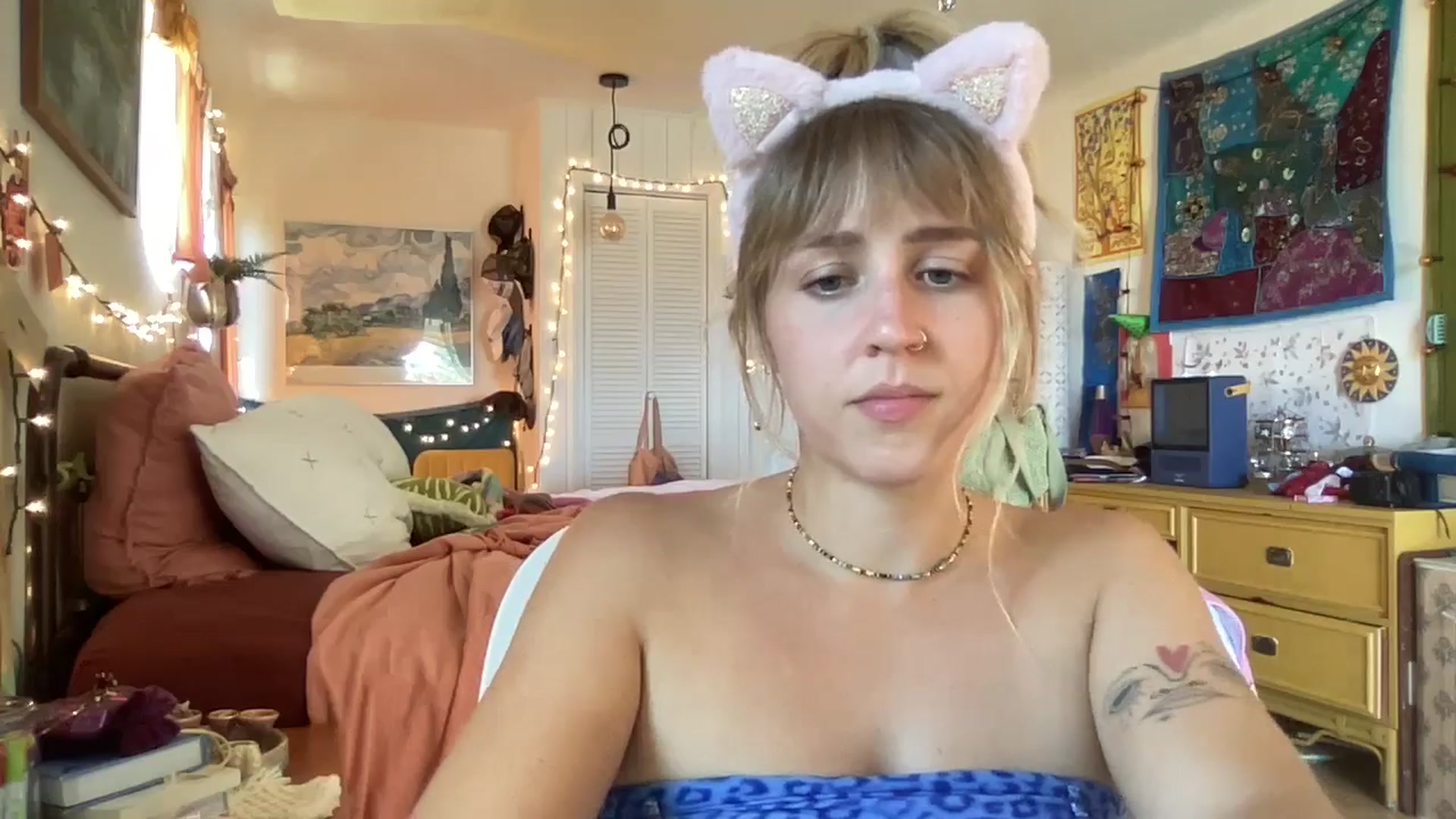 Gallery image thumbnail from PrincessElla_'s myfreecams stream on, 04/17/2024, 24:45 image 13 of 20