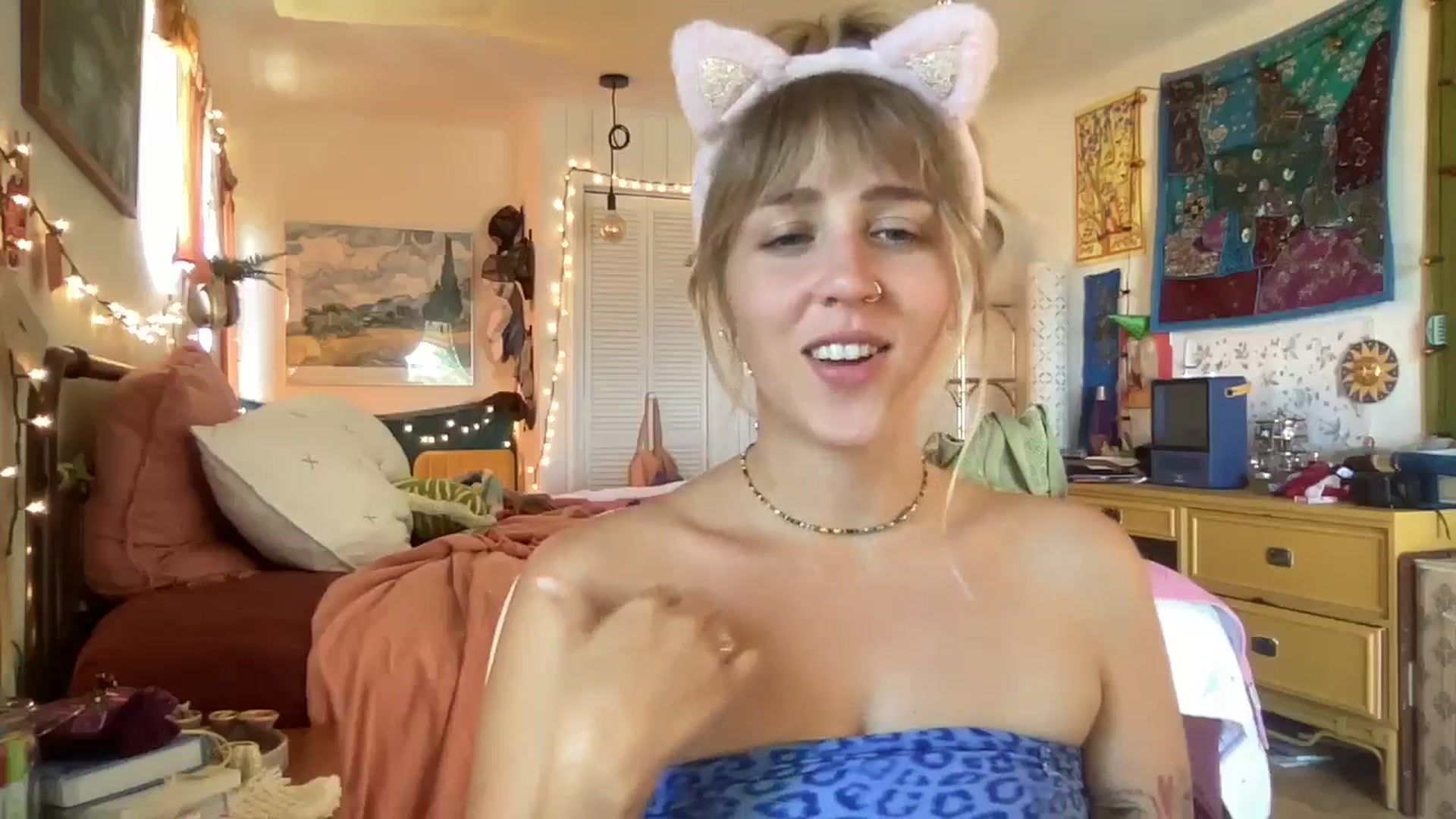 Gallery image thumbnail from PrincessElla_'s myfreecams stream on, 04/17/2024, 24:45 image 12 of 20