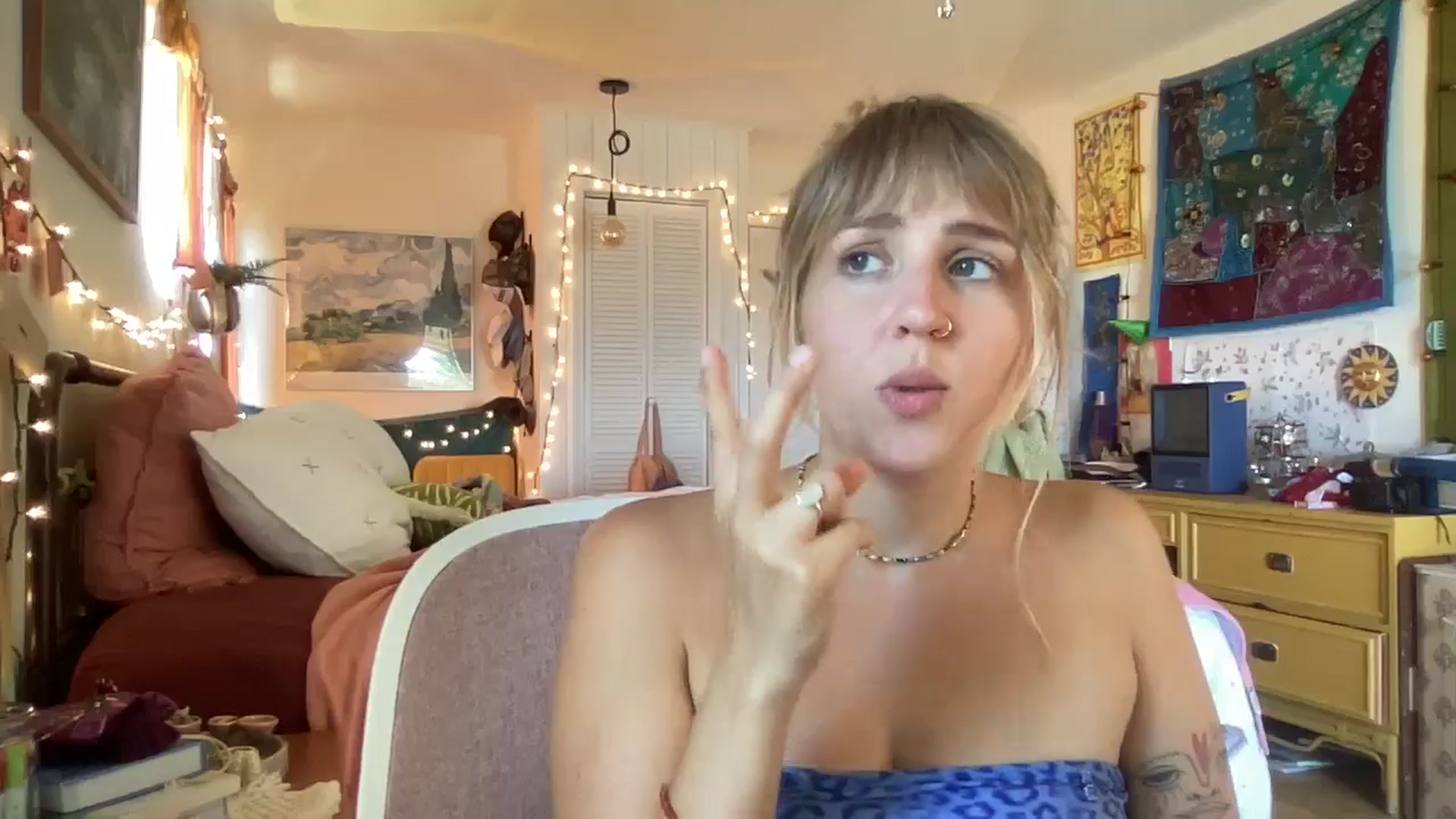 Gallery image thumbnail from PrincessElla_'s myfreecams stream on, 04/17/2024, 24:45 image 4 of 20