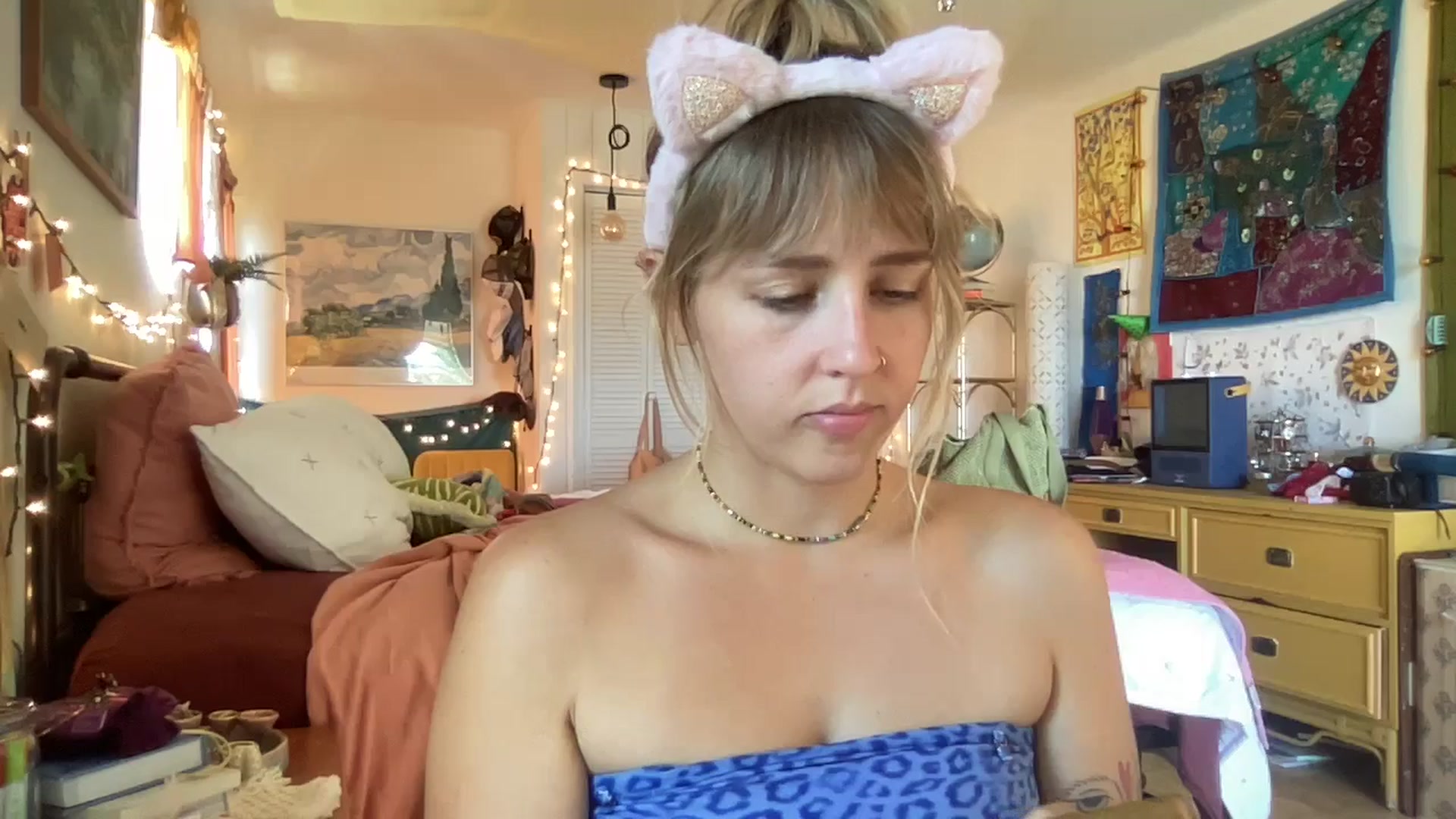 Gallery image thumbnail from PrincessElla_'s myfreecams stream on, 04/17/2024, 24:45 image 10 of 20