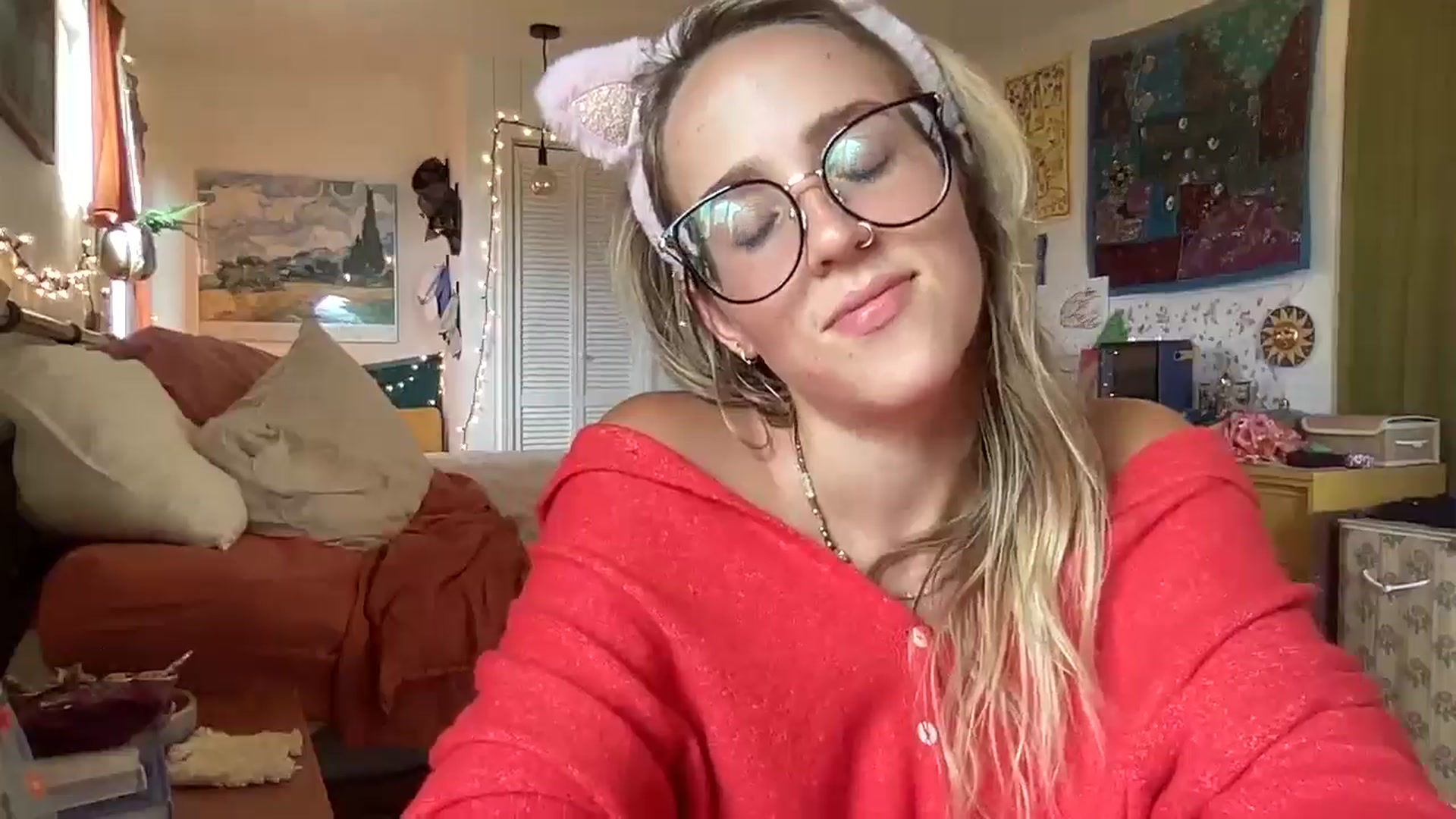 Gallery image thumbnail from PrincessElla_'s myfreecams stream on, 05/24/2024, 24:21 image 16 of 20