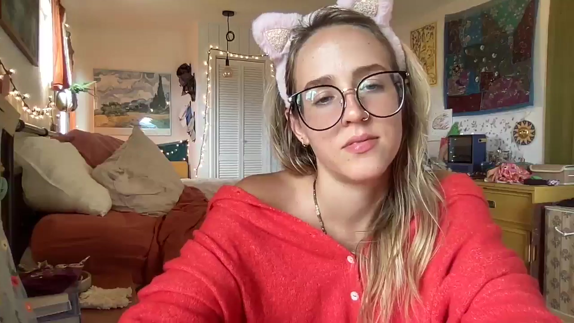 Gallery image thumbnail from PrincessElla_'s myfreecams stream on, 05/24/2024, 24:21 image 17 of 20