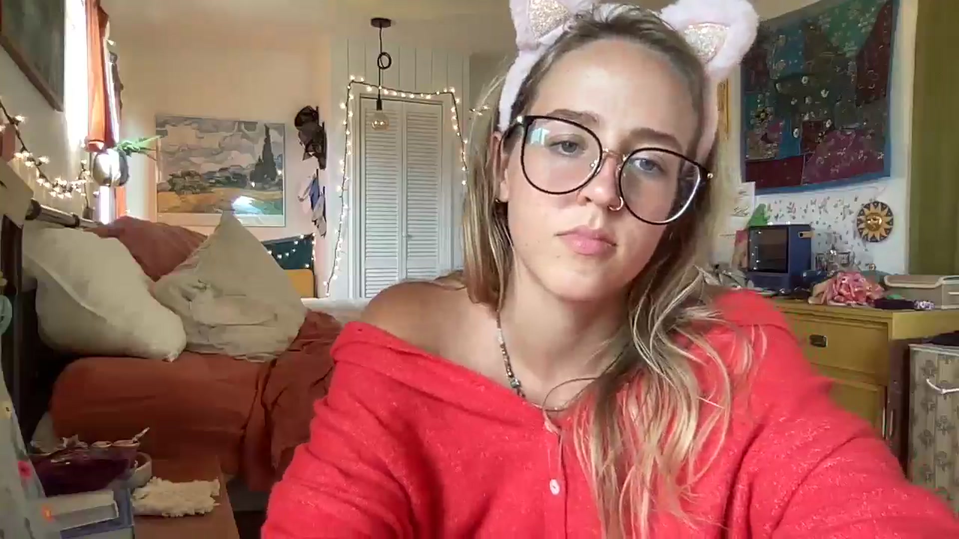 Gallery image thumbnail from PrincessElla_'s myfreecams stream on, 05/24/2024, 24:21 image 19 of 20