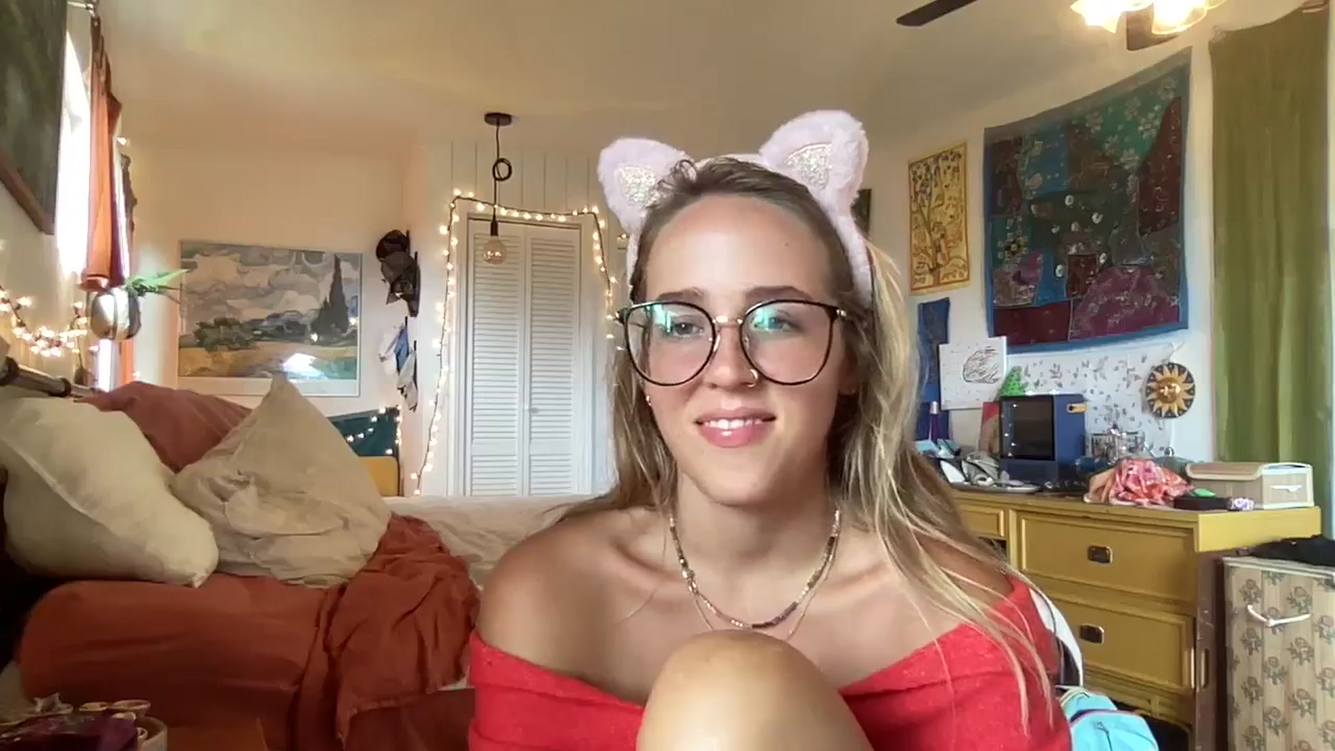 Gallery image thumbnail from PrincessElla_'s myfreecams stream on, 05/24/2024, 24:21 image 6 of 20