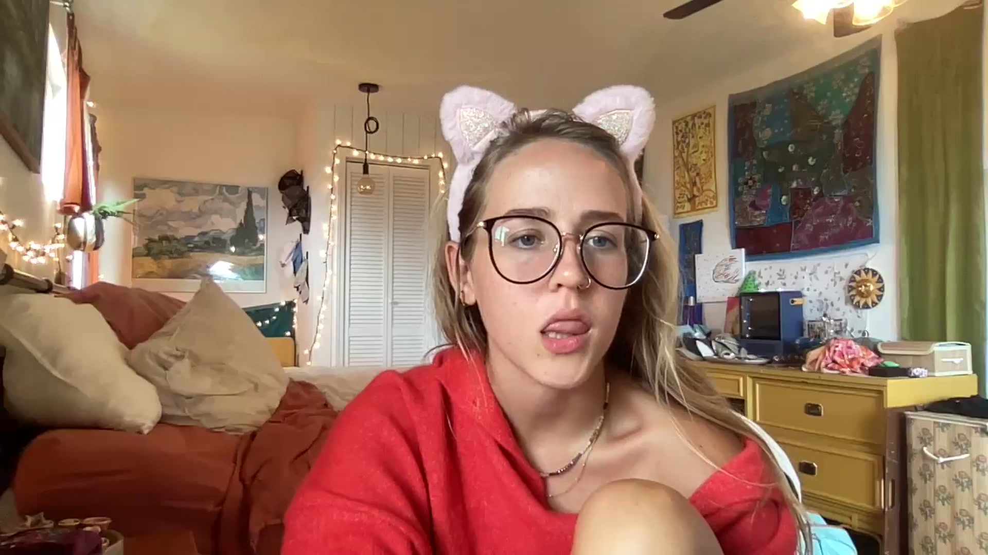Gallery image thumbnail from PrincessElla_'s myfreecams stream on, 05/24/2024, 24:21 image 5 of 20